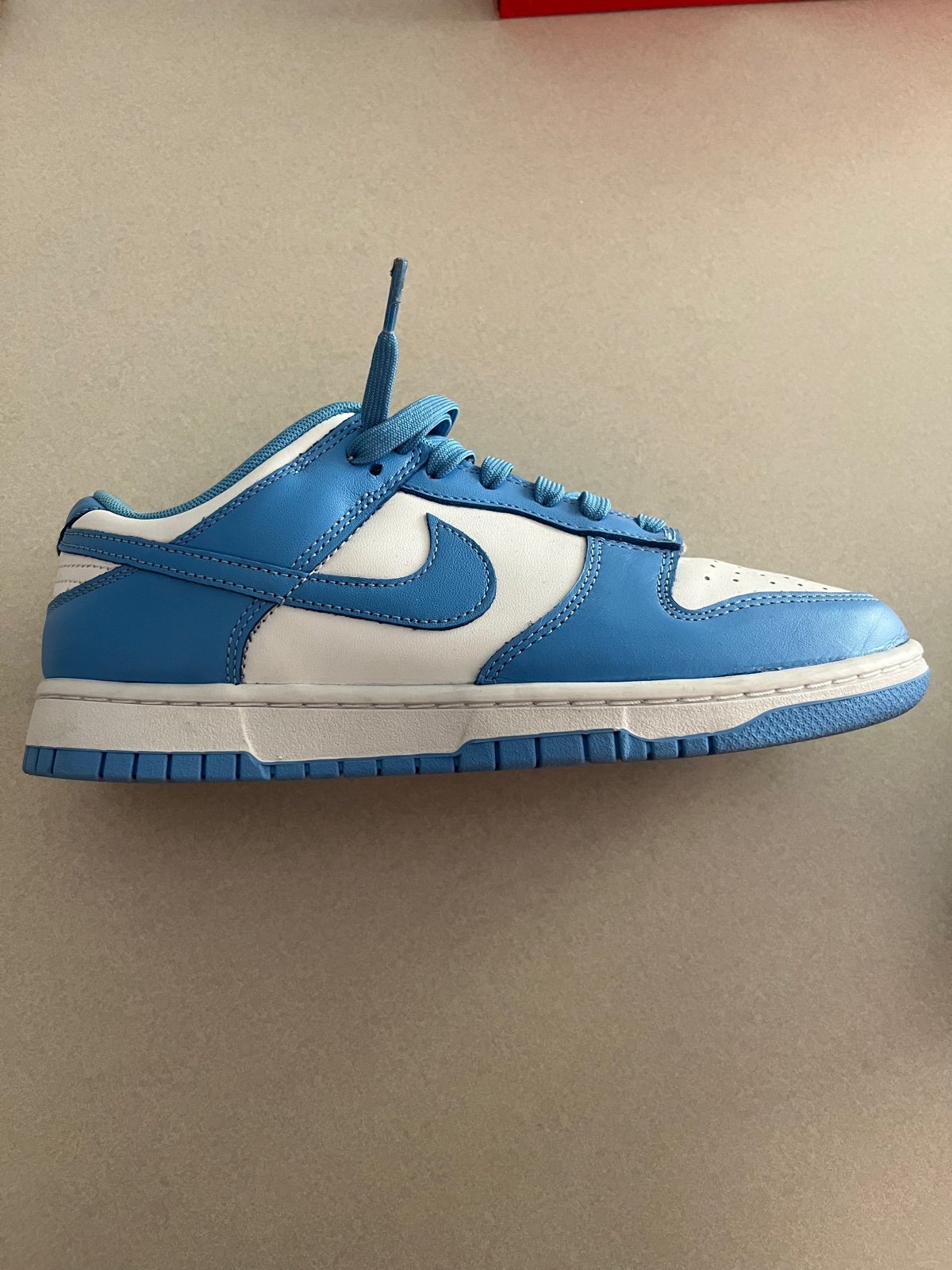 Nike UNC Dunks Low Size 8 Men