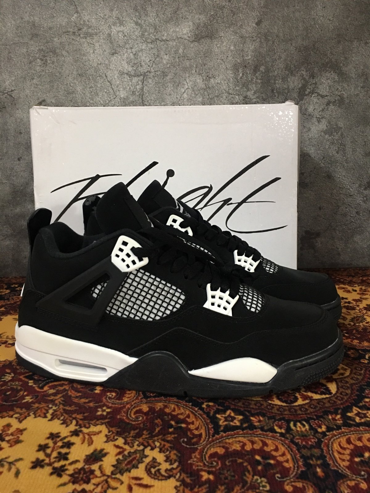 Jordan 4 Black white size 10 m
