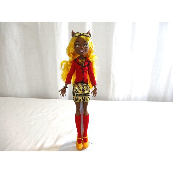 Monster high Clawdia Wolf frights camera action Hauntlywood