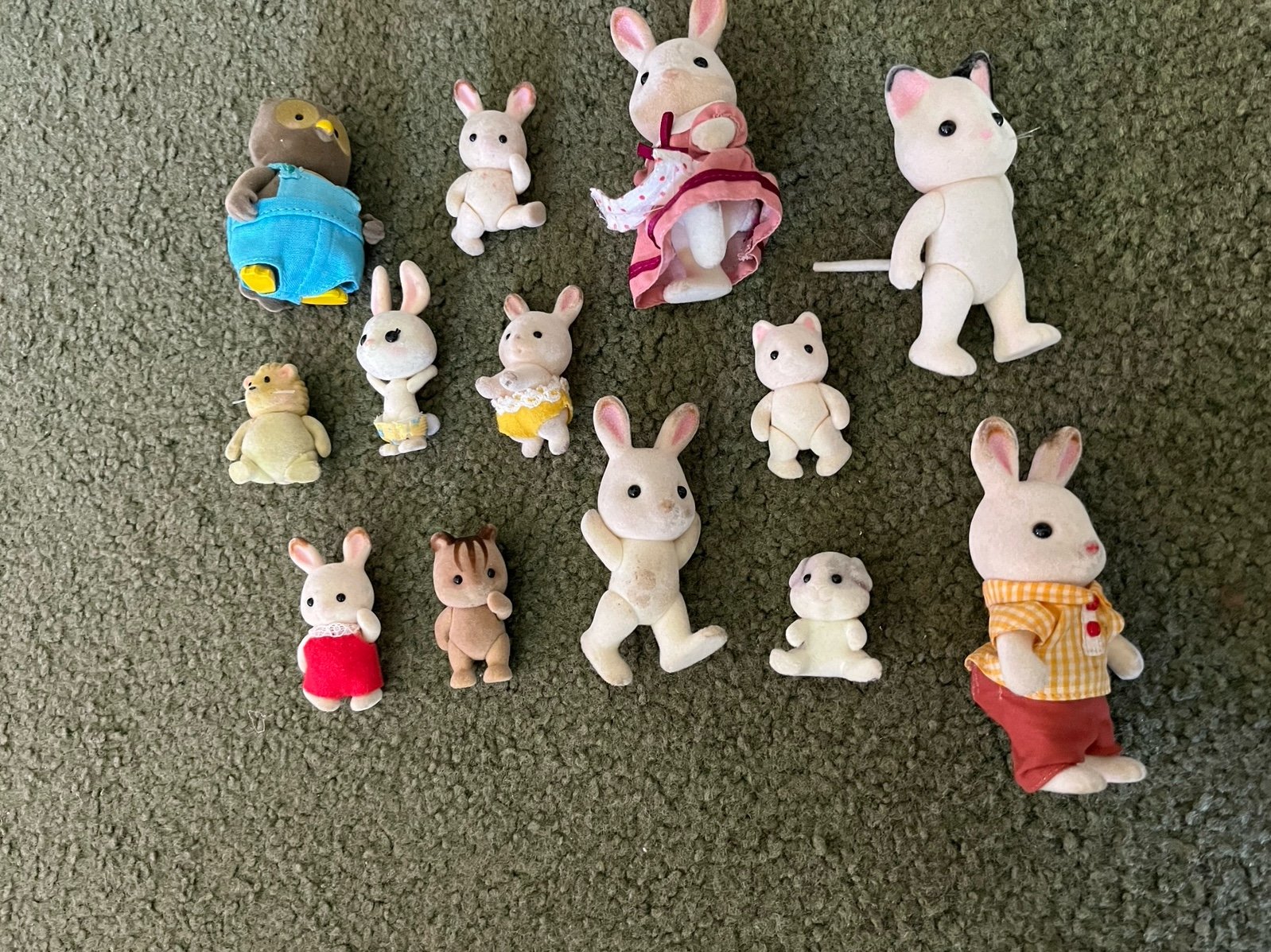 Calico Critters / Lil Woodzeez / Random Animal Figures Lot