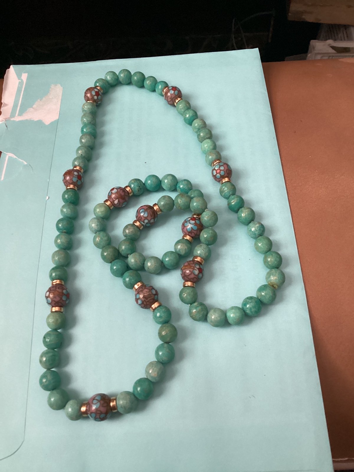 Necklace VINTAGE 28 INCH TURQUOISE AND FLOWER BEADS