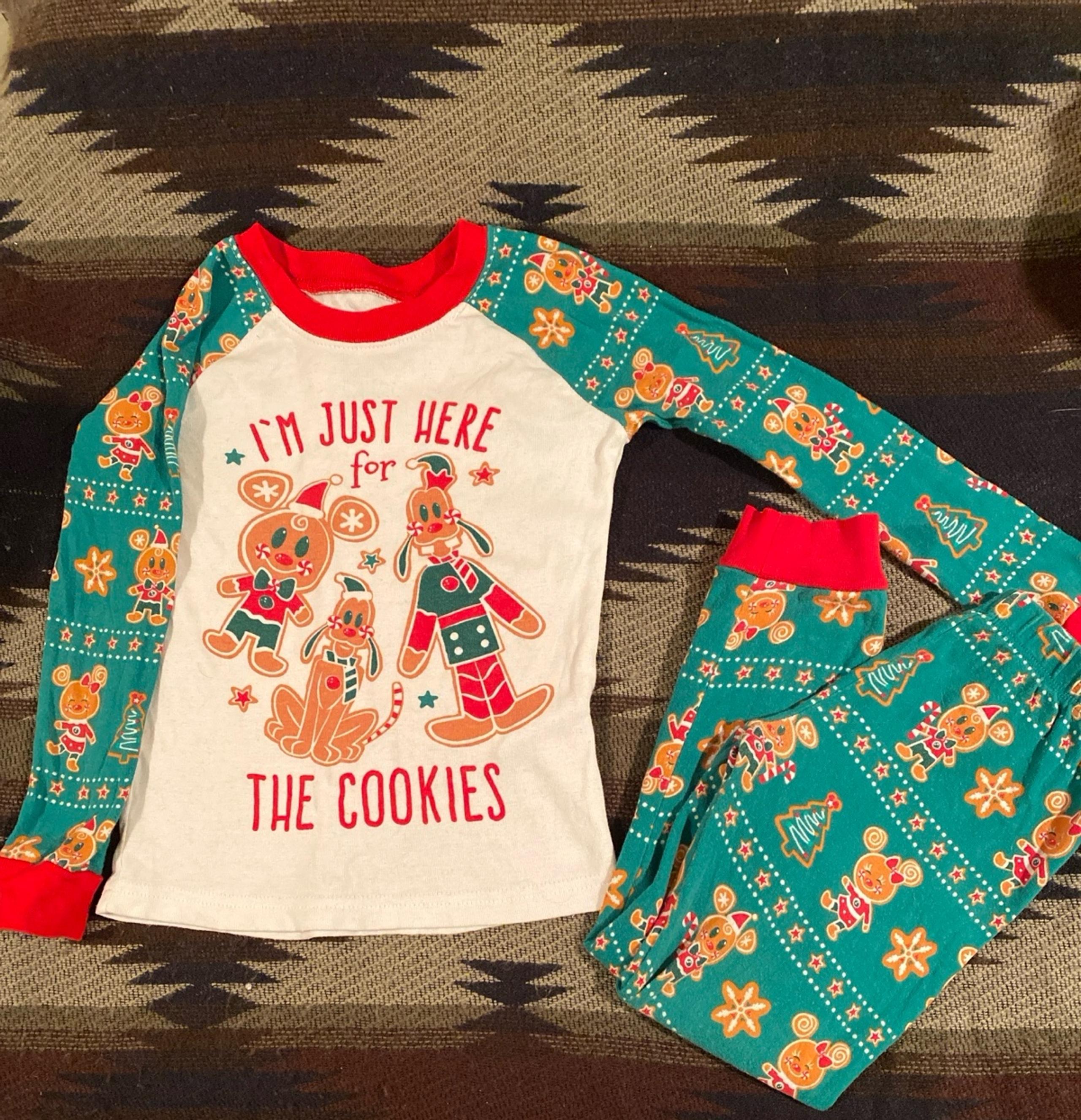100% cotton Holiday Christmas Disney Pajamas Pluto Mickey Size 5