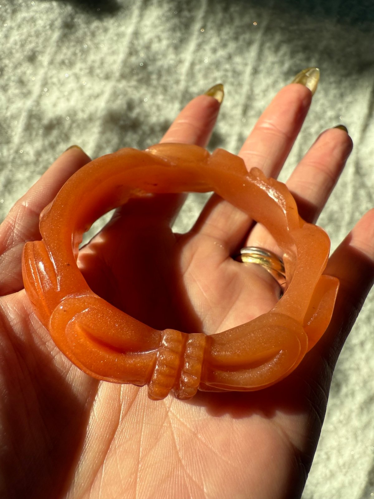Aventurine crystal double-sided carved bow bracelet