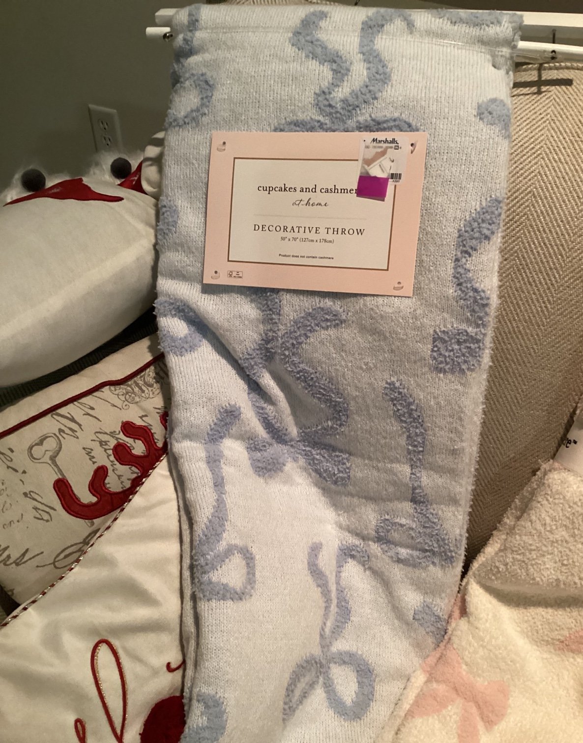 ❤️❤️Cupcakes and Cashmere bow blanket see all others listed