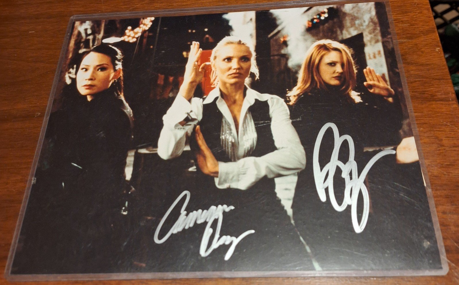 CAMERON DIAZ & DREW BARRYMORE ORIGINAL AUTOGRAPHED 8X10 WITH COA