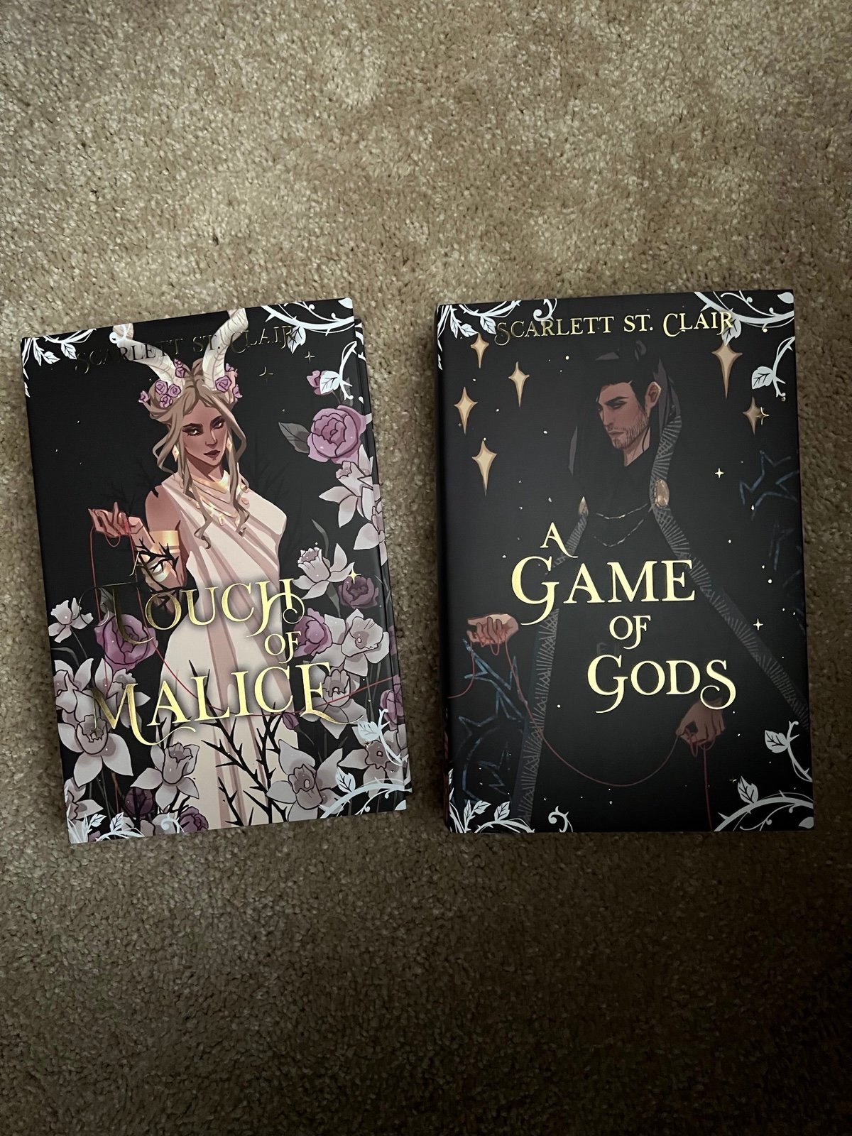Bookish Box - A touch of darkness