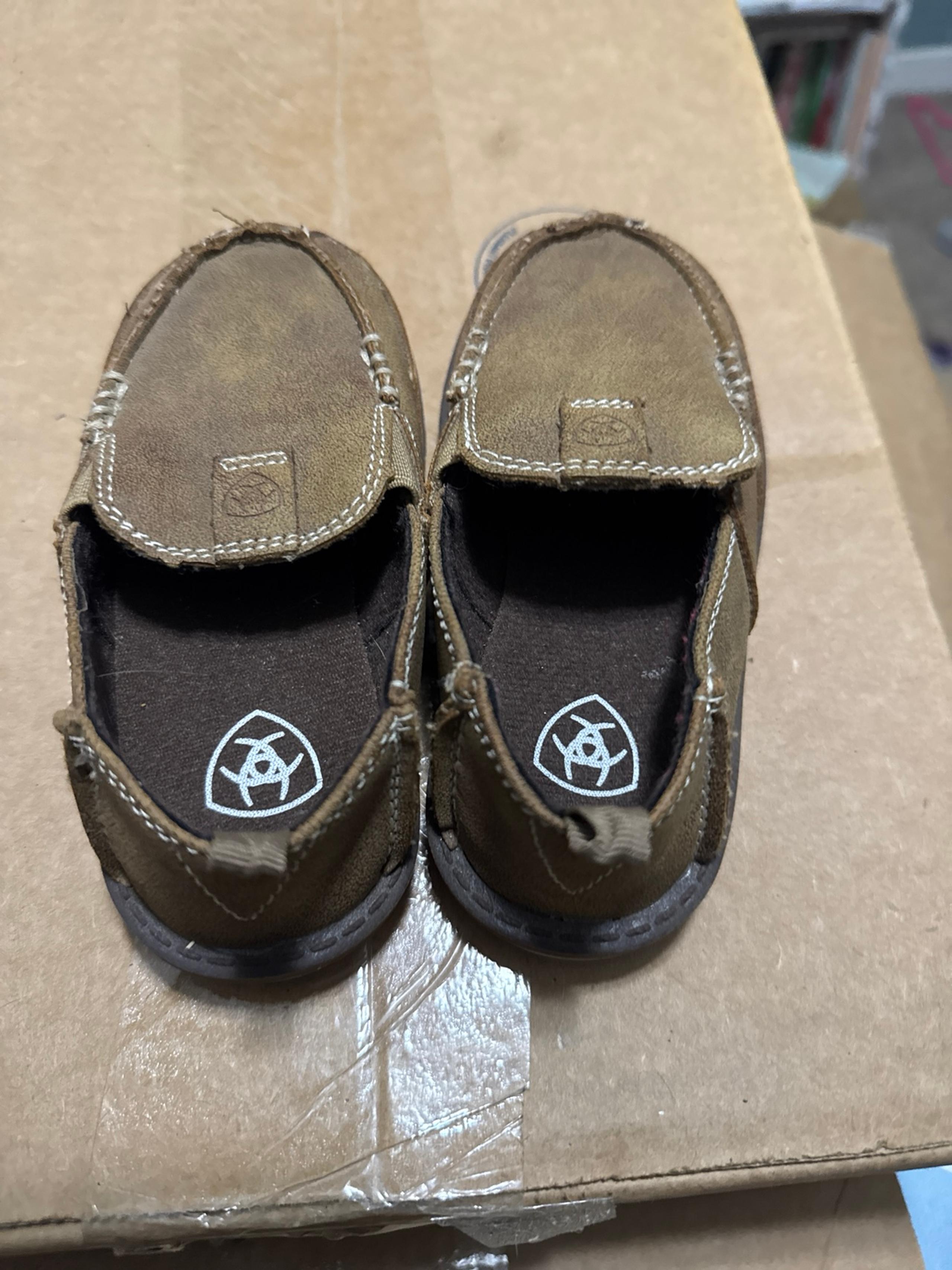 Boys ARIAT SHOES 4/5