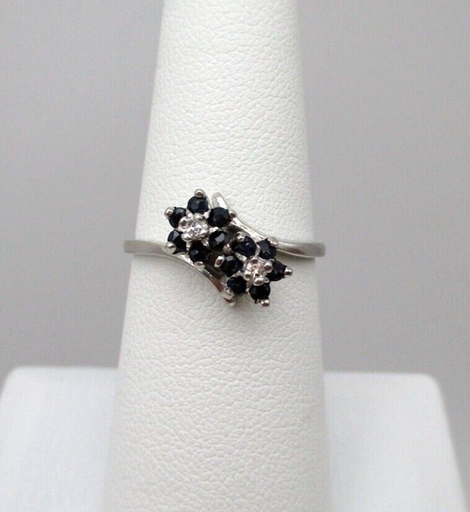 10K Gold Blue Sapphire Diamond Flower Ring Size 6.5