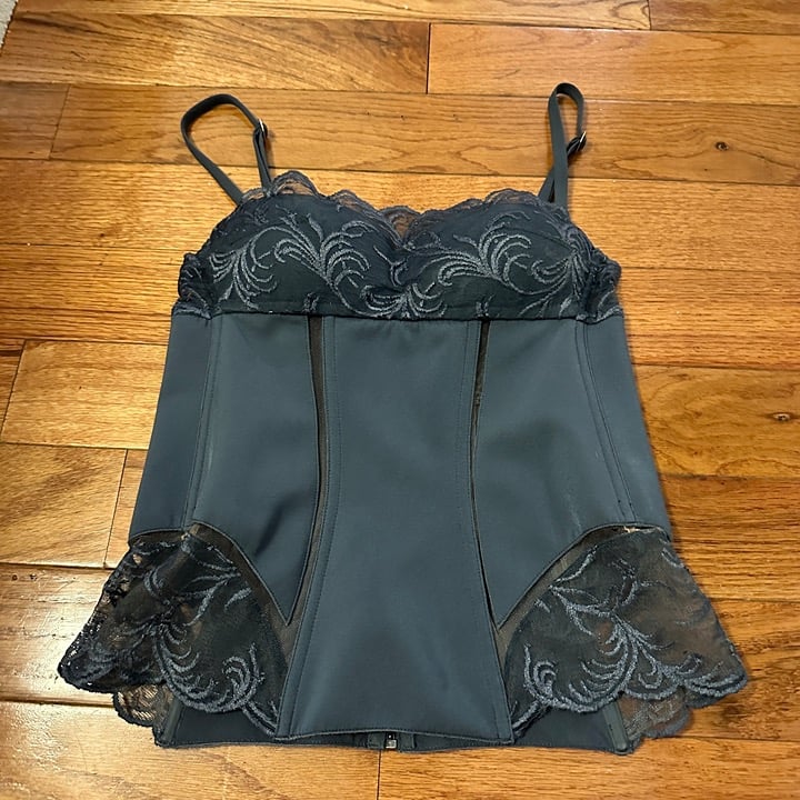 la perla gray tank top with built in bra 42 A