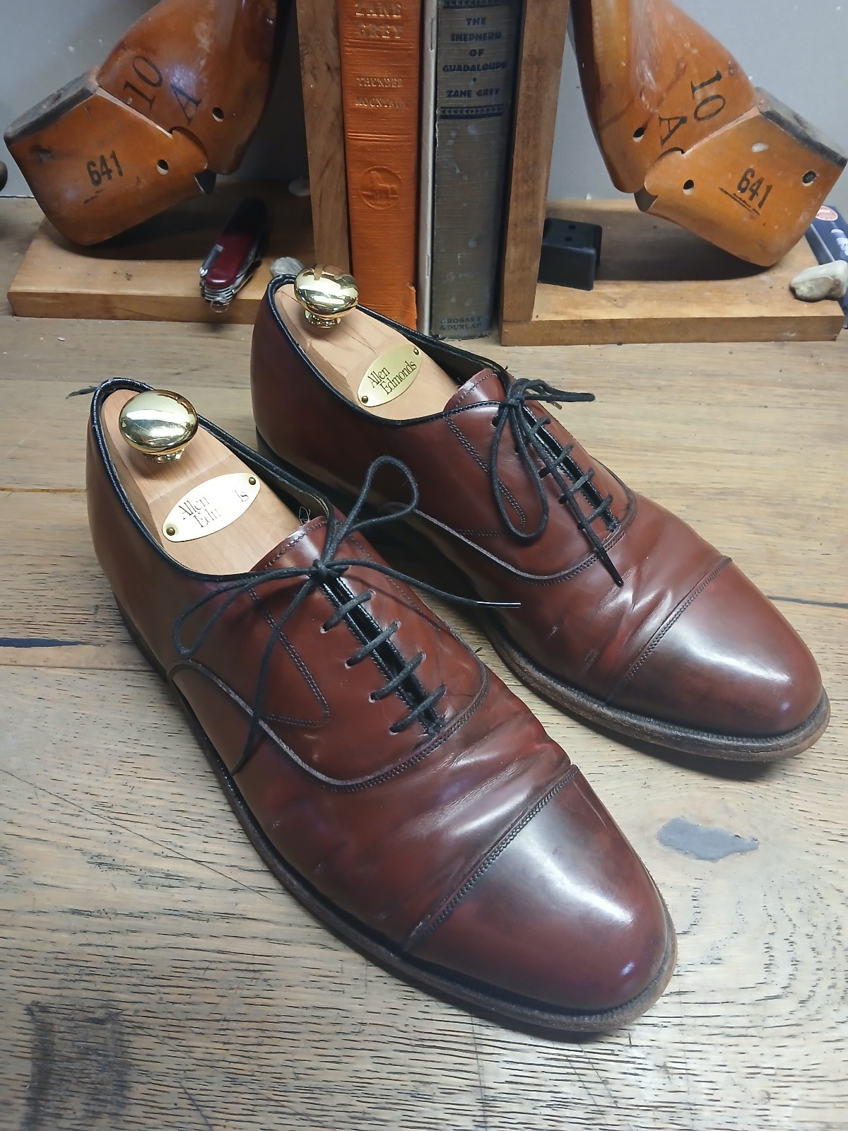 VTG Florsheim Imperial 30354 Mens size 9.5 Shoes