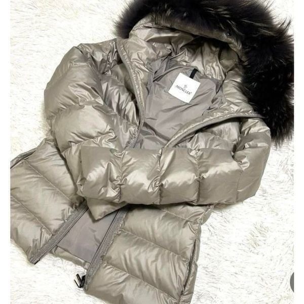 Excellent condition Moncler down jacket for women size 02.(M)