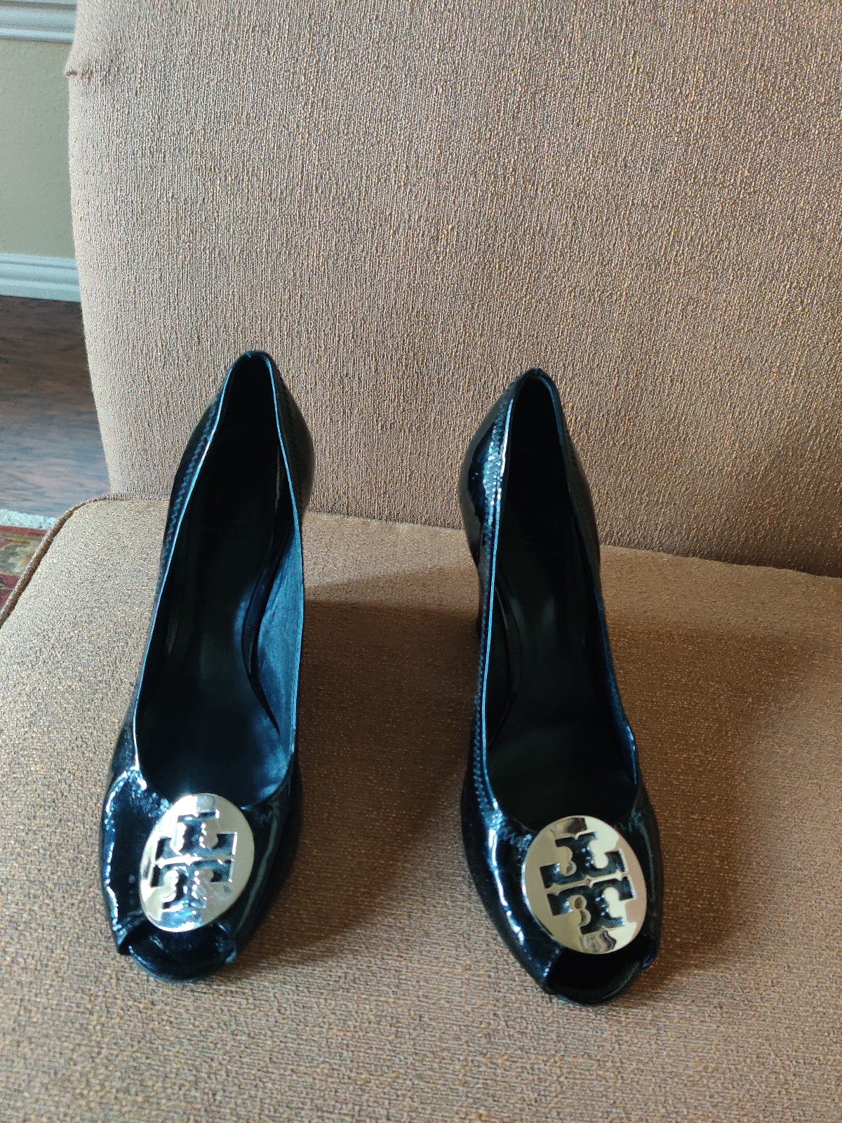 Tory Burch Black Silver Patent Leather Julianne Peep-toe Wedge Pumps Size 8