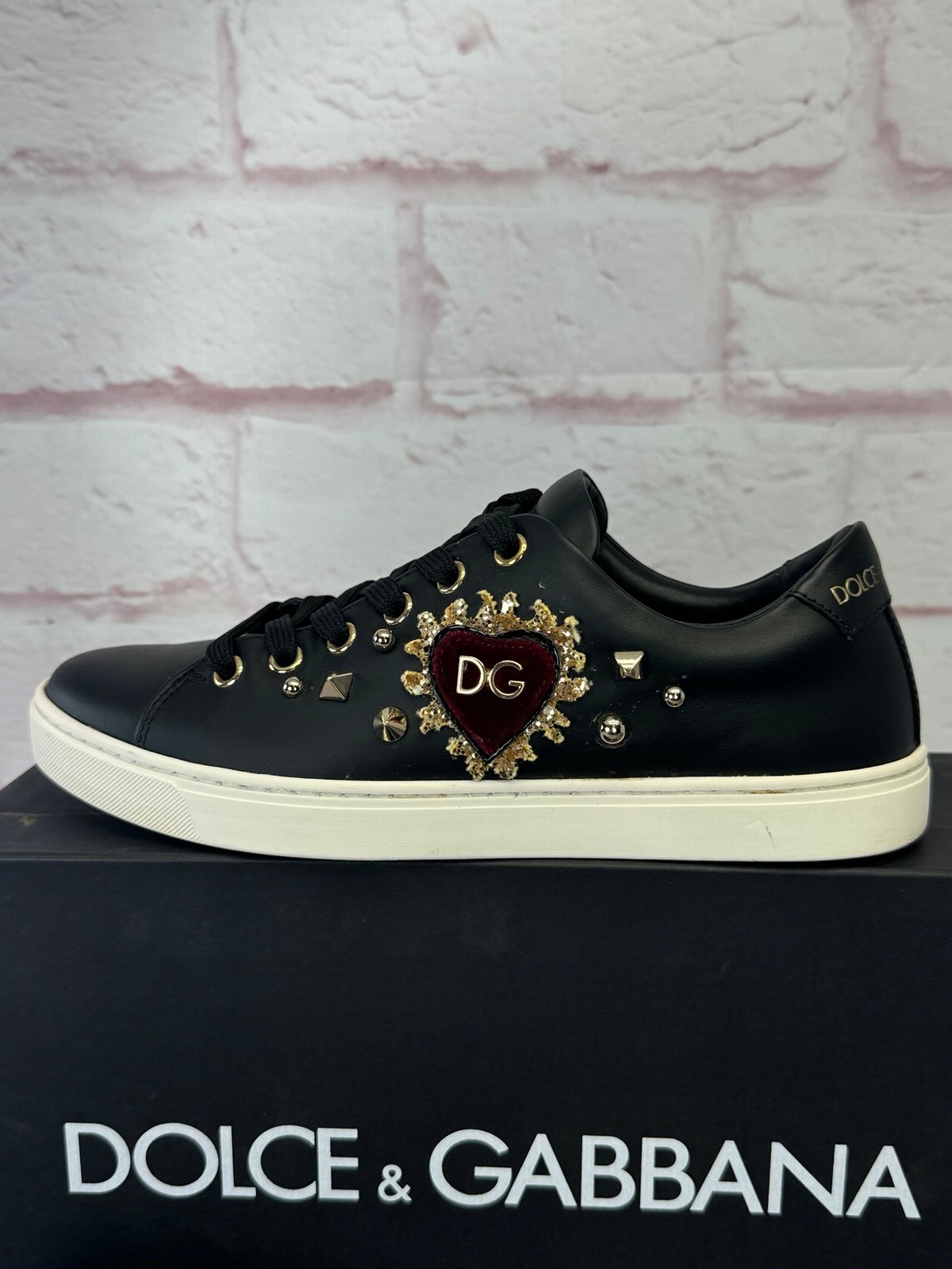 Authentic Dolce & Gabbana Black Leather DG Heart Low Top Sneakers 36.5