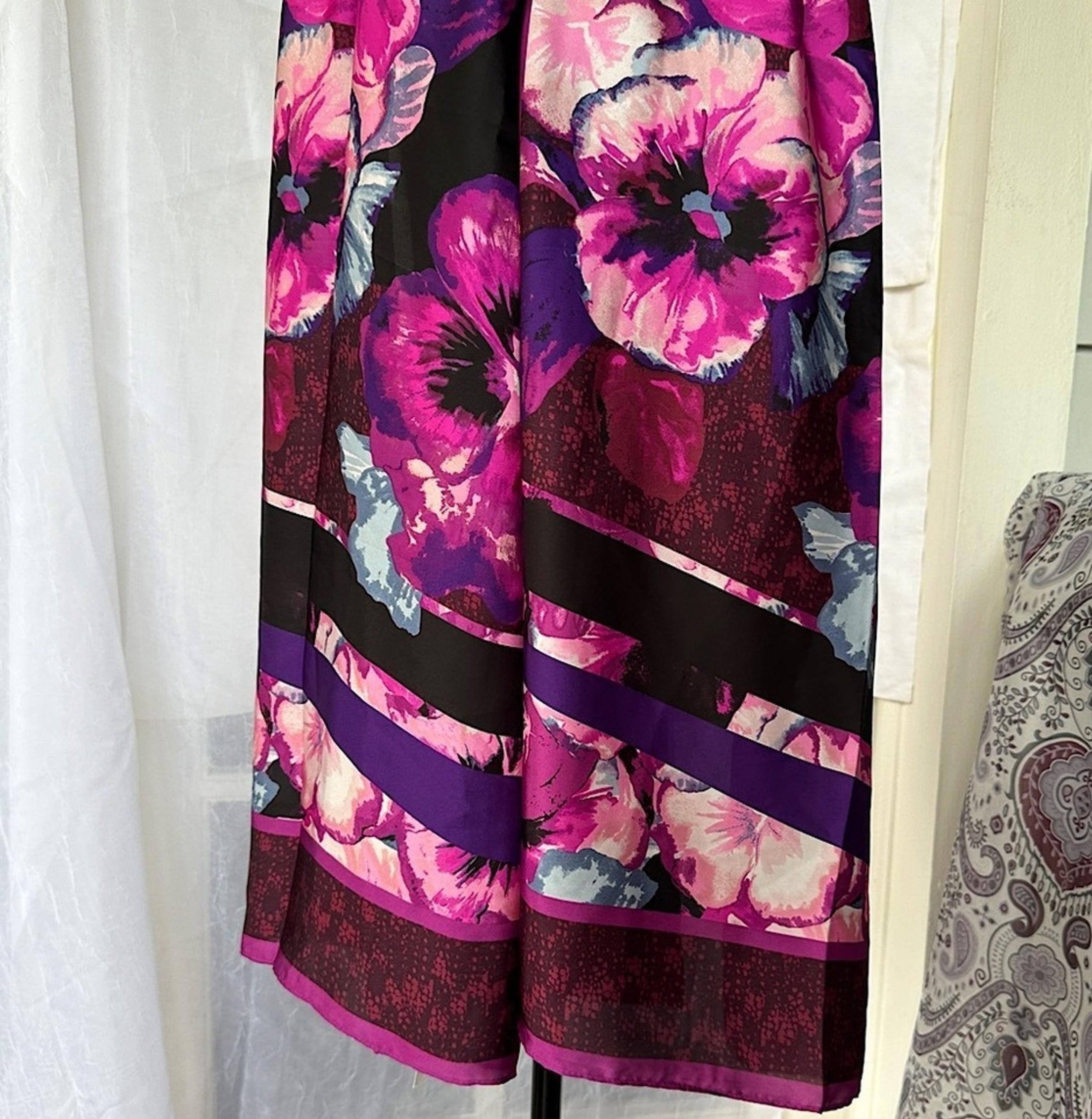 White House Black Market NWT Satin Scarf Pink & Purple Floral Print Wrap Shawl