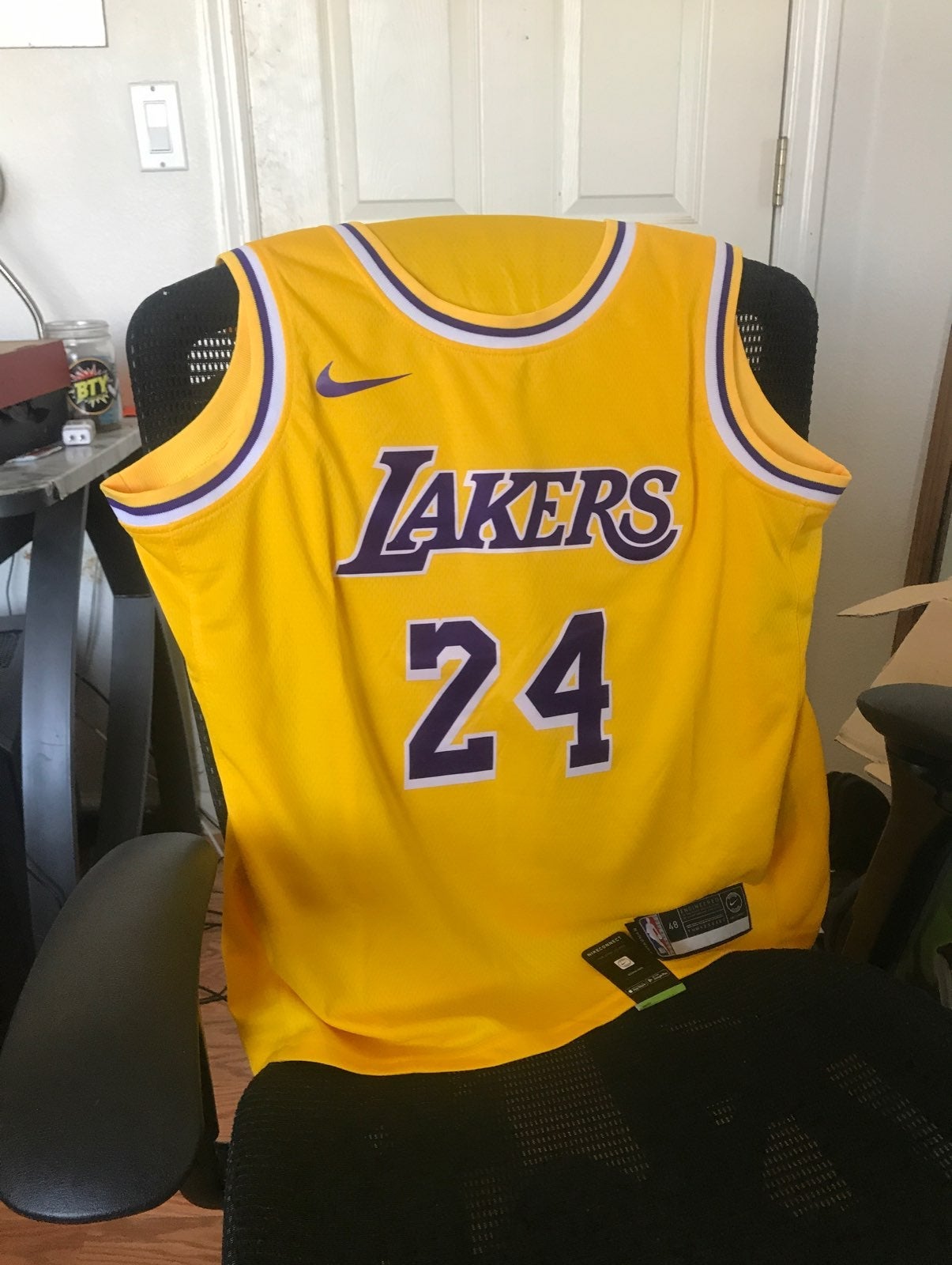 NBA Kobe 24 SWINGMAN JERSEY LARGE NEW