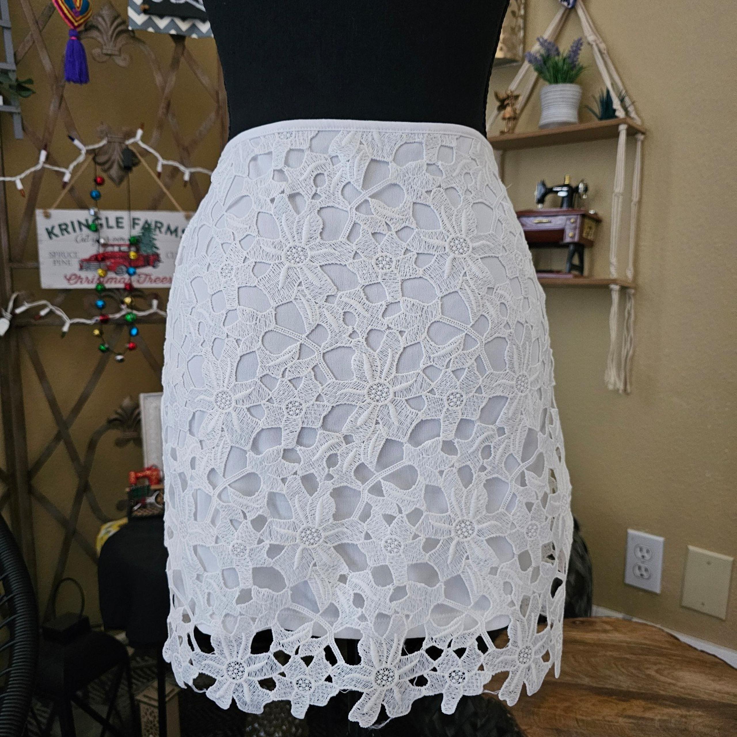 KIMCHI BLUE White Lace Overlay CROCHET FITTED MINI High-Rise Skirt