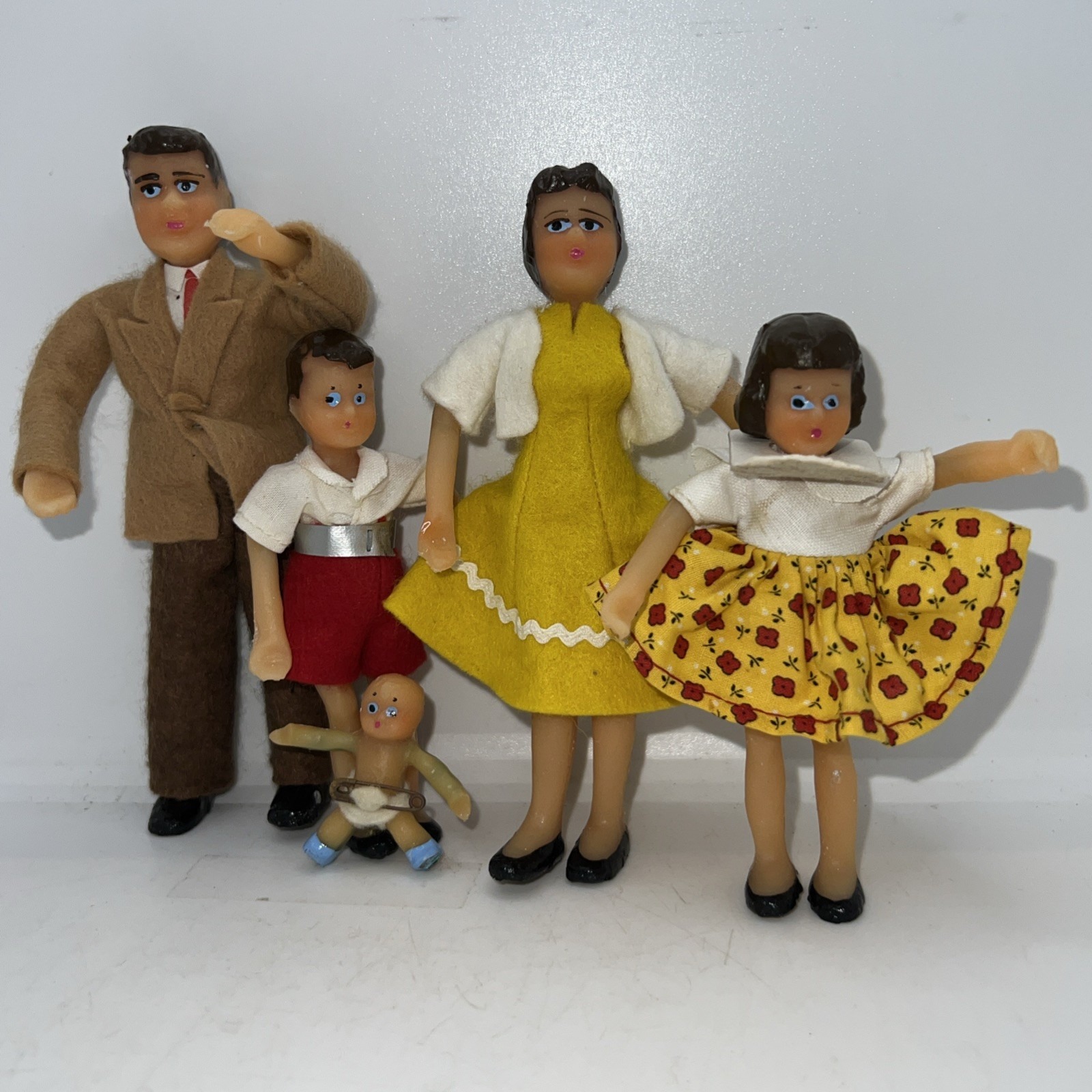 Vintage Flagg Family Bendable Flexible Play Dolls Lot Of 5 Including Baby