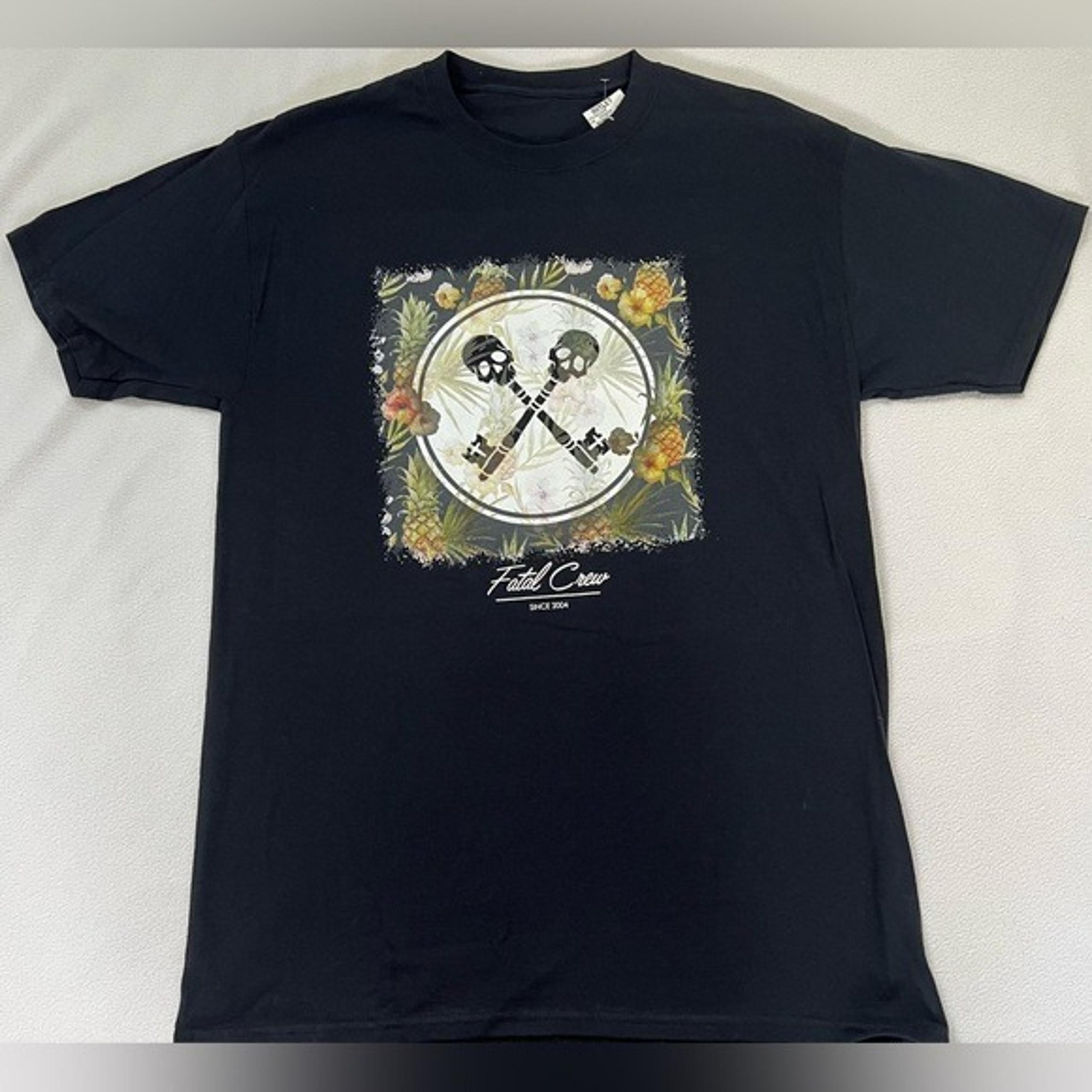 FATAL CREW CLOTHING MEN'S SKULS GRAPHIC BLACK TSHIRT SIZE MEDIUM 100% COTTON NWT