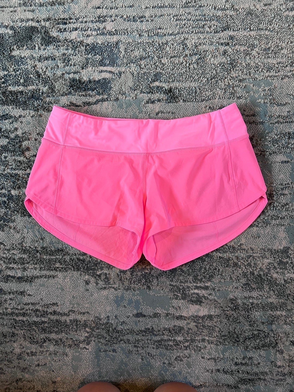 RARE Lululemon Speed Up Short *2.5” Size 6 In Pink Shell
