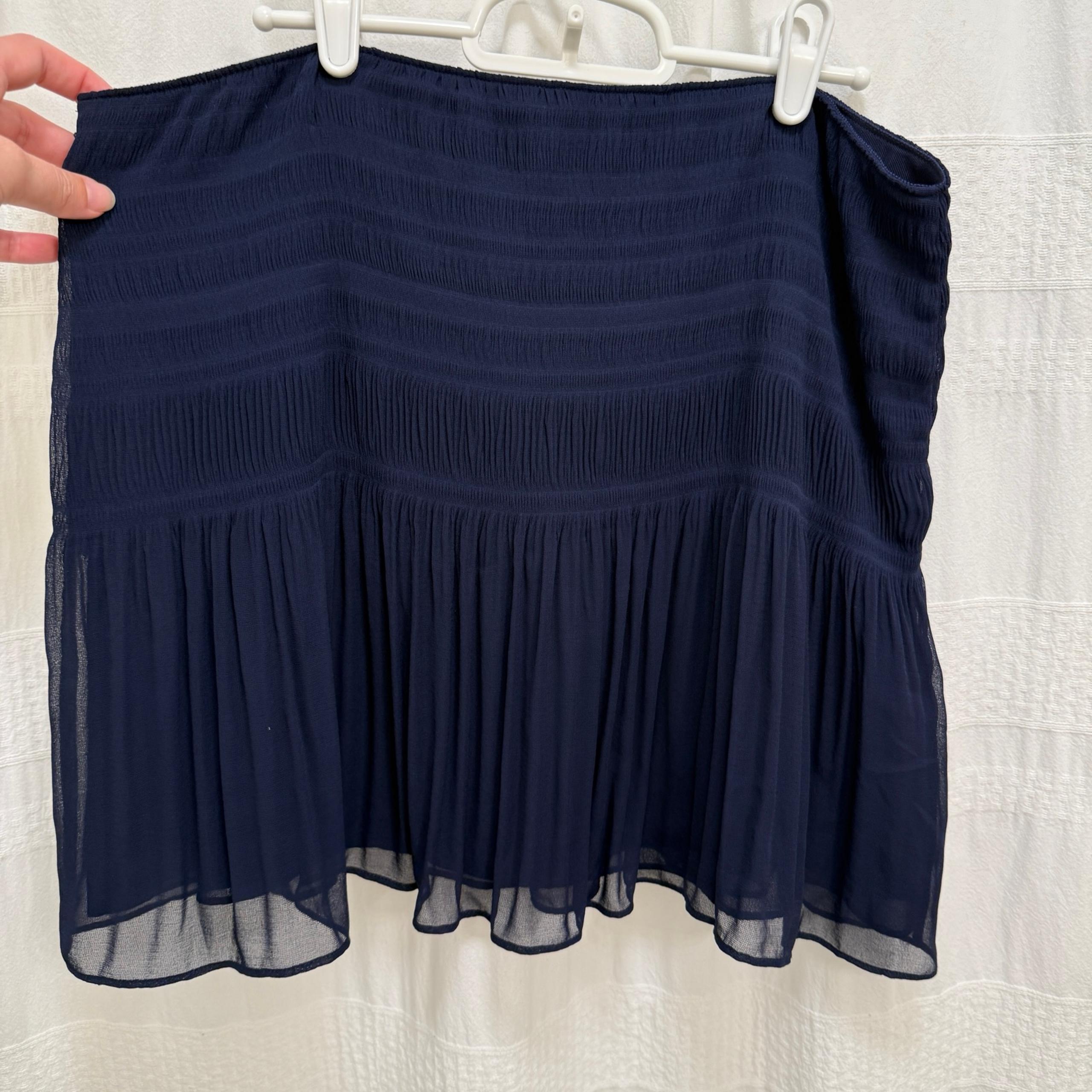 Diane Von Furstenberg Pleated Navy Blue Skirt Women’s Size 12