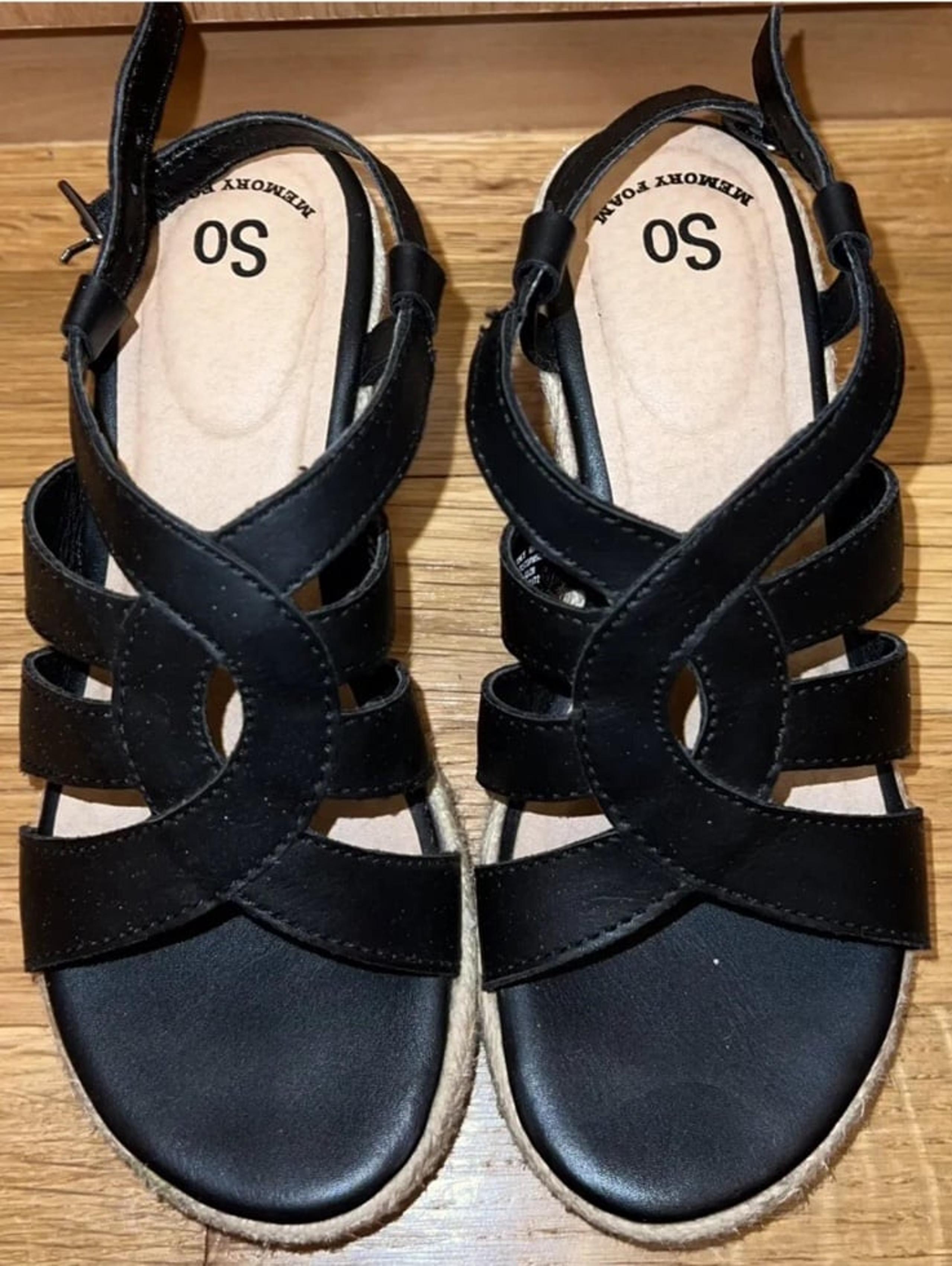 Girls SO Brand Memory Foam Sandal Wedges-Sandstorm Black-GUC-Size 1 MED