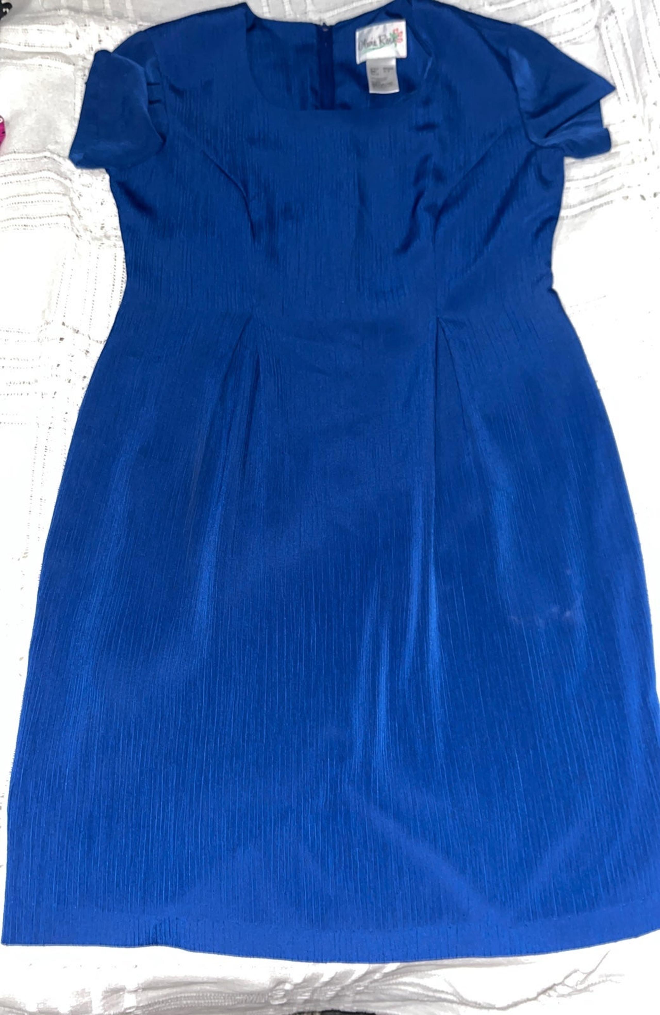 Olivia Rose size 10 M Royal blue Kneelength short sleeve dress (bin B)