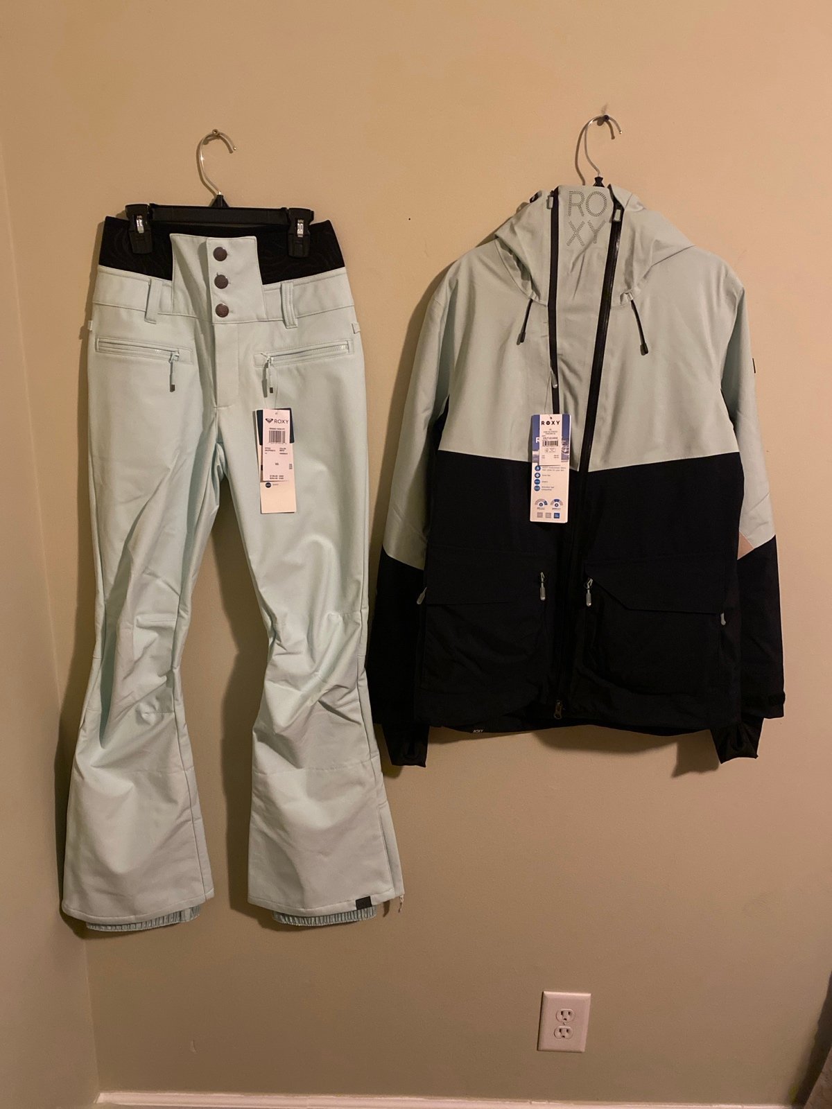 Roxy Gore-Tex Stretch Purelines Jacket & Rising High Pant Snow Suit Set