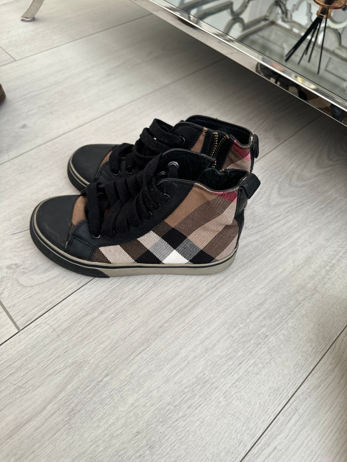 Boys Burberry sneakers