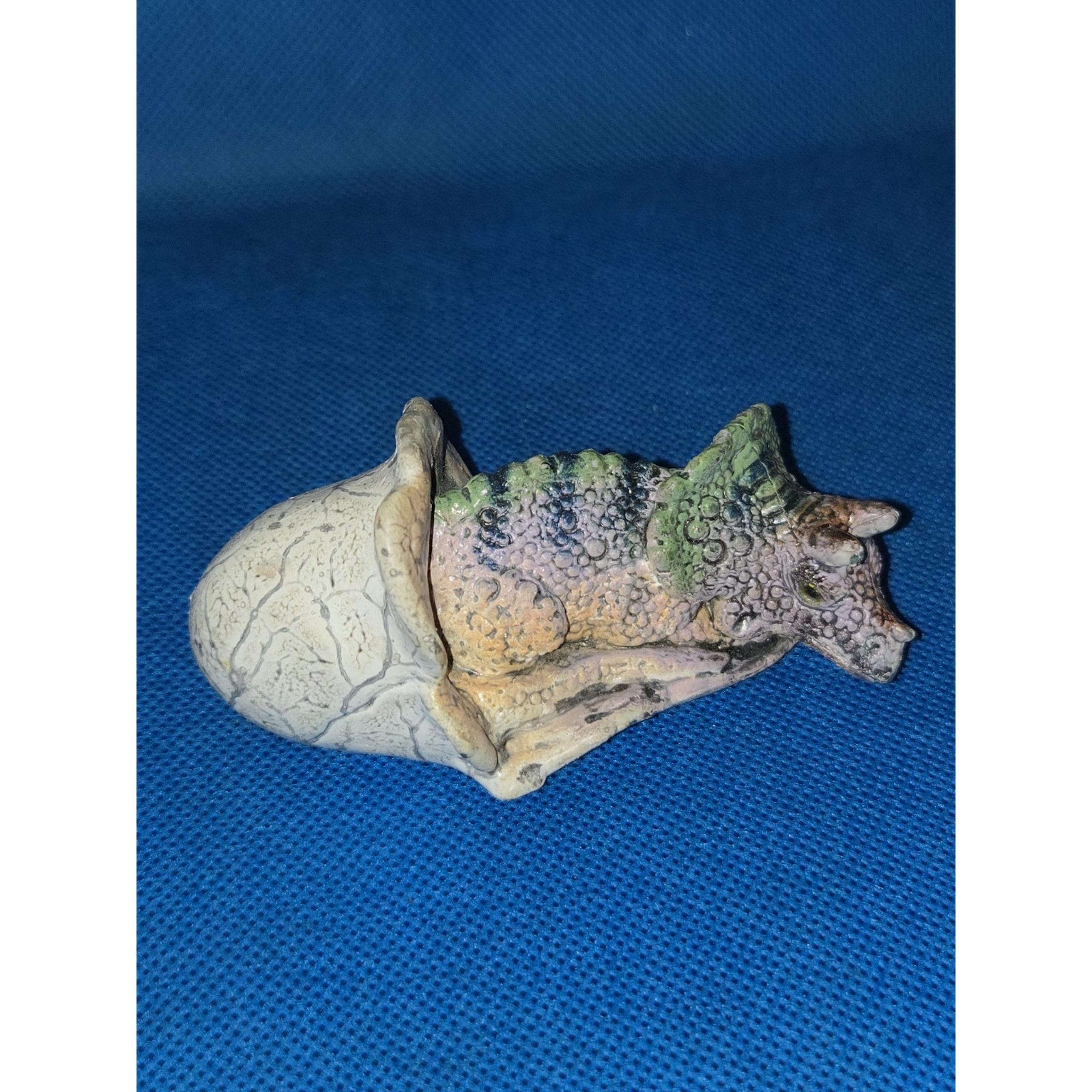Vintage 90's AAA Baby Triceratops Hatching Dinosaur Egg Figure Jurassic