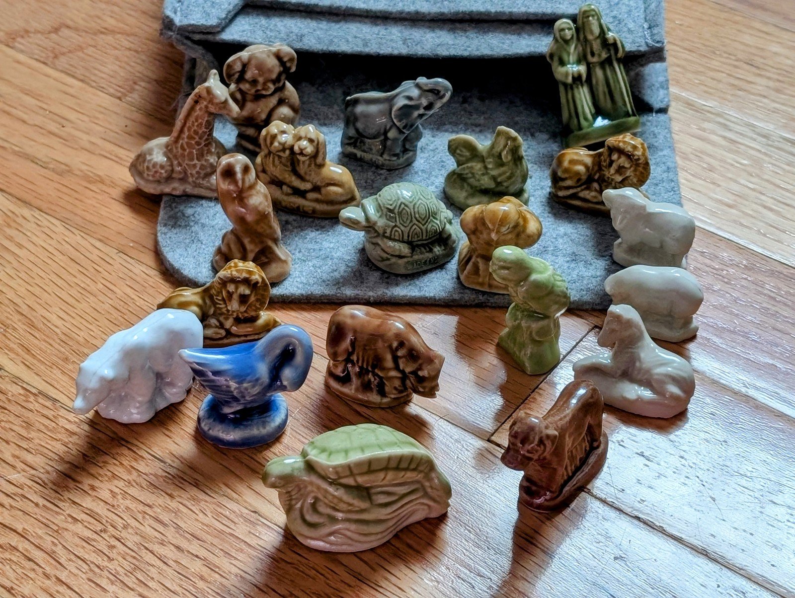 Wade Whimsies Red Rose Tea figurines Mixed Animals 32 Total 12 Duplicates