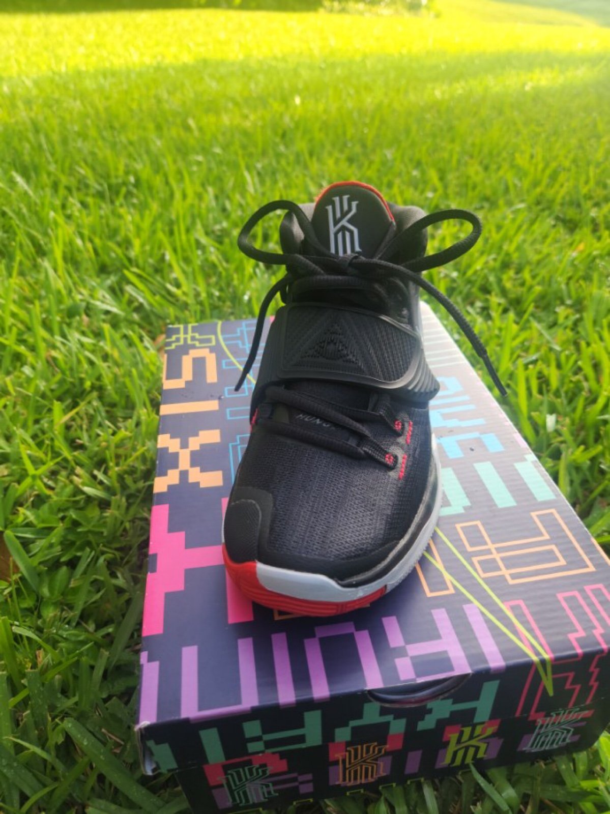 Bring new Nike sneakers , size 4y.never wore. Beautiful sneakers. Red, black