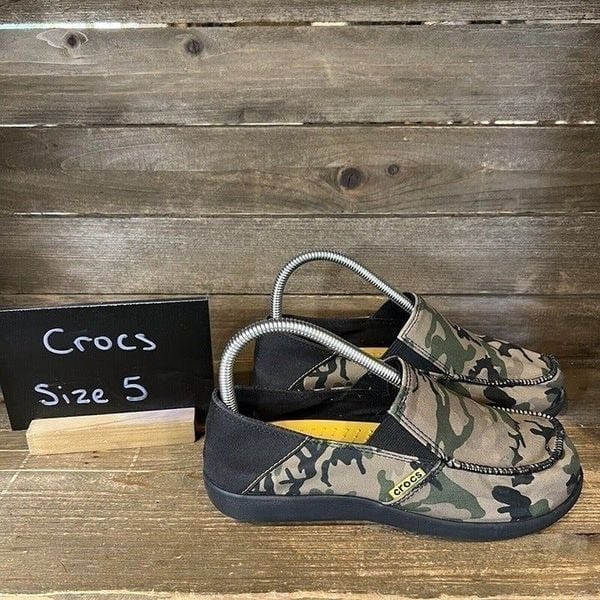 Childrens Big Kids Crocs Santa Cruz Camo Canvas Loafers Shoes Size 5 Y EUC