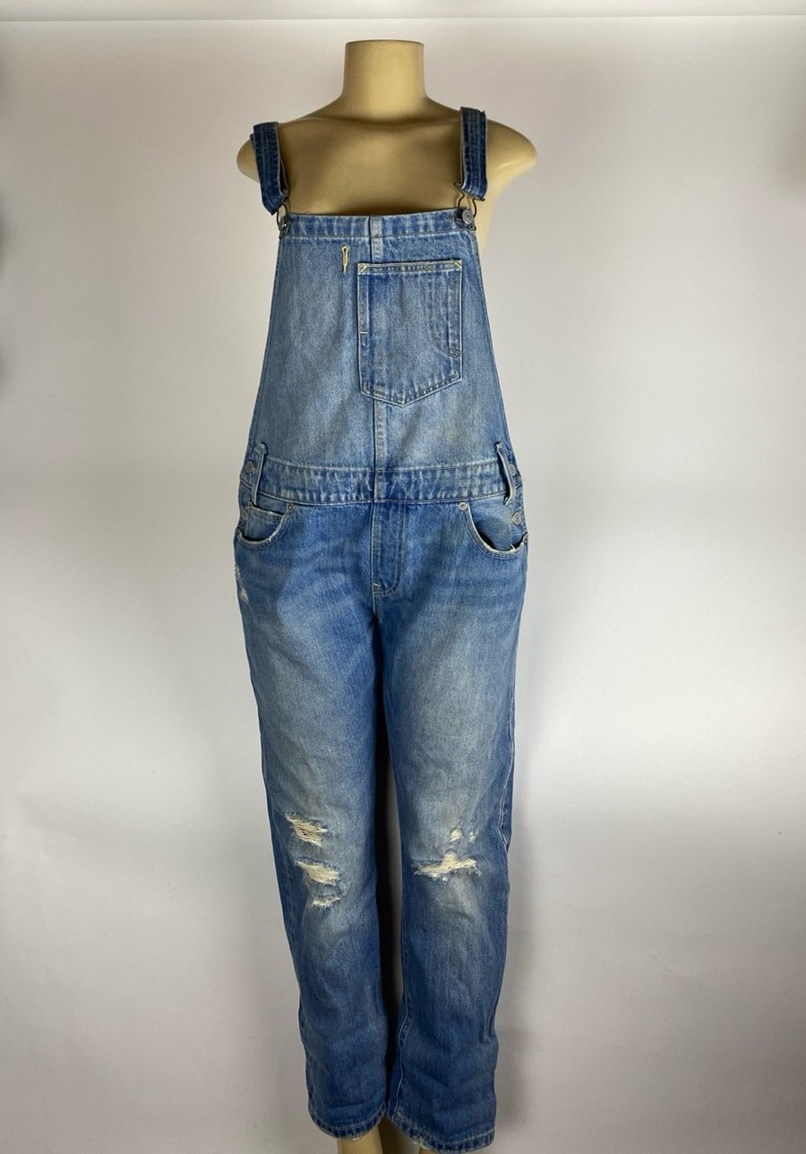Levi’s Women’s Overall Size medium distressed
