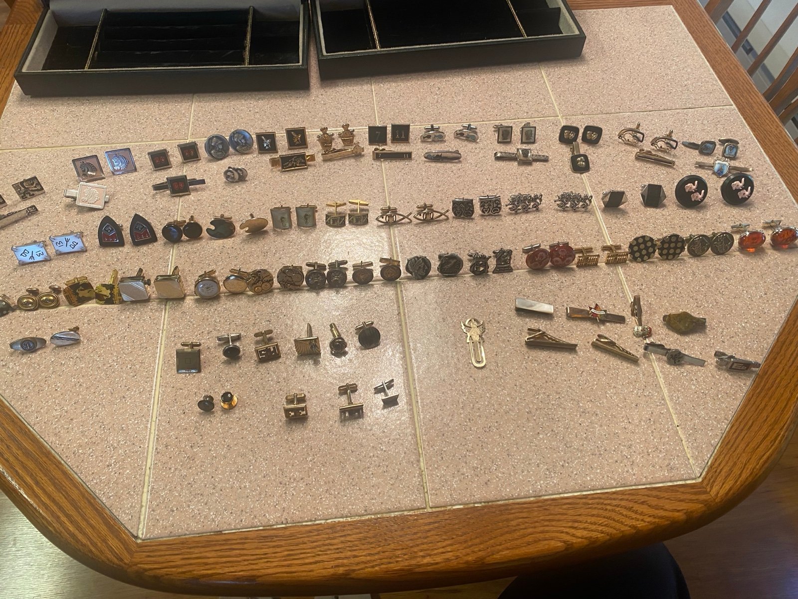 Great Lot 39 pairs Vintage Cufflinks Many Designs & Decorations