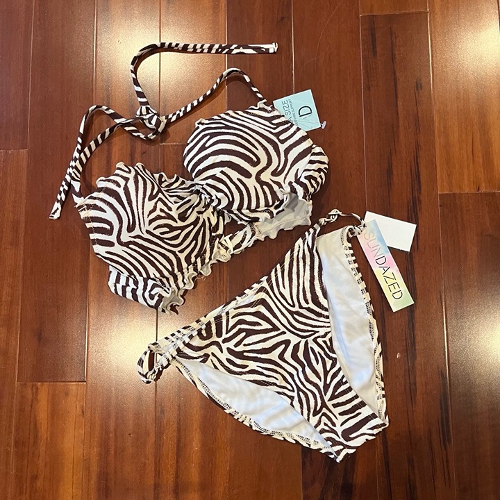 New NWT Sundazed Brown Zebra Bikini Swim Two Piece Ruffled Padded Sz 34D / Large
