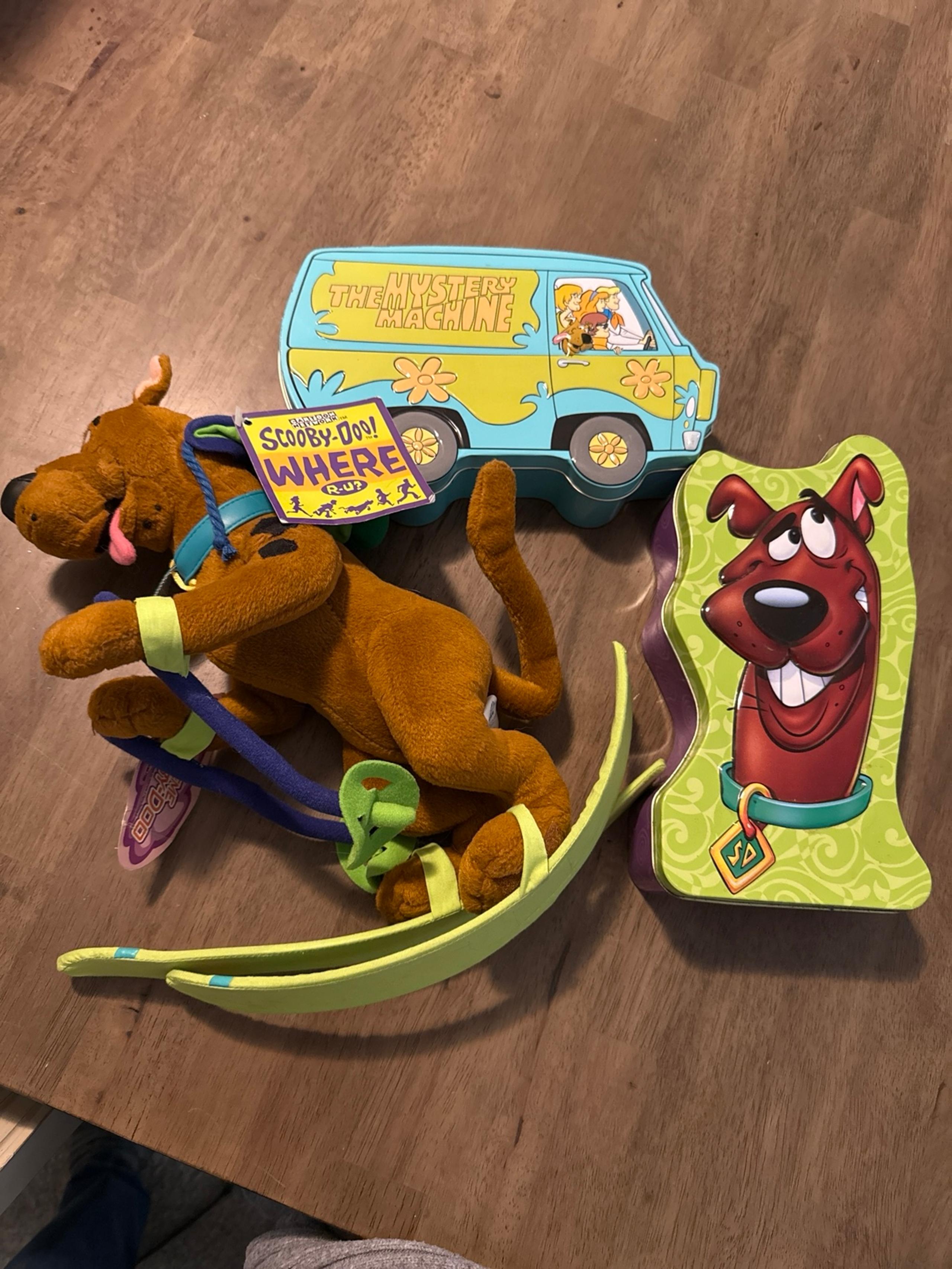 Scooby Doo Collection 1 plush and 2 tins