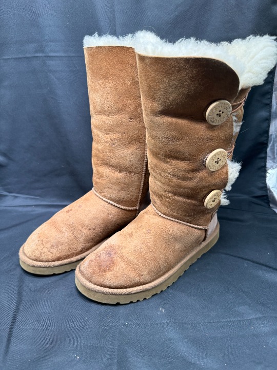 Vintage Tan UGG Bailey Suede Button Triplet II Water-Repellent Tall Boots size 7