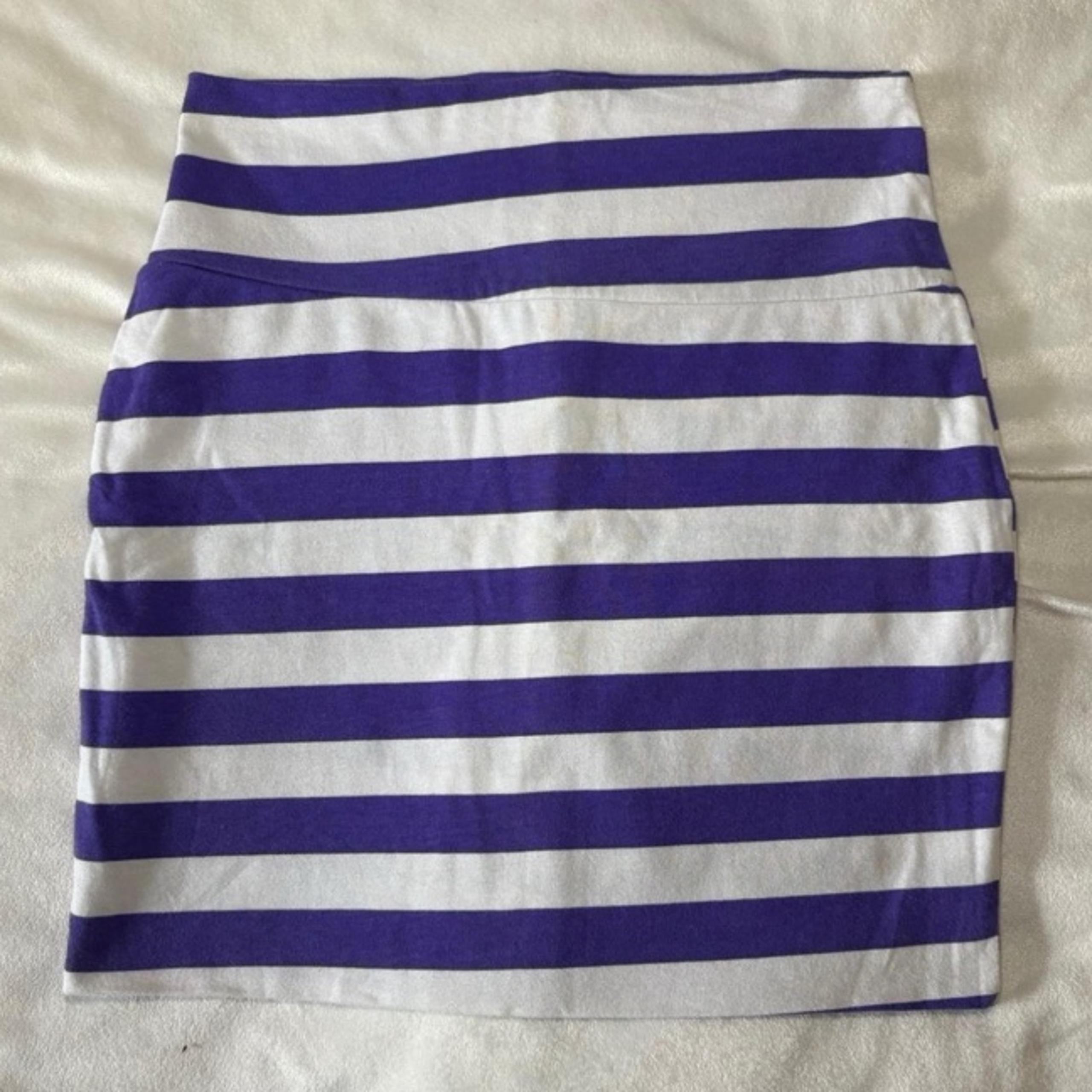 Wet Seal Y2k Vintage Stripped Purple and White Fitting Mini Skirt