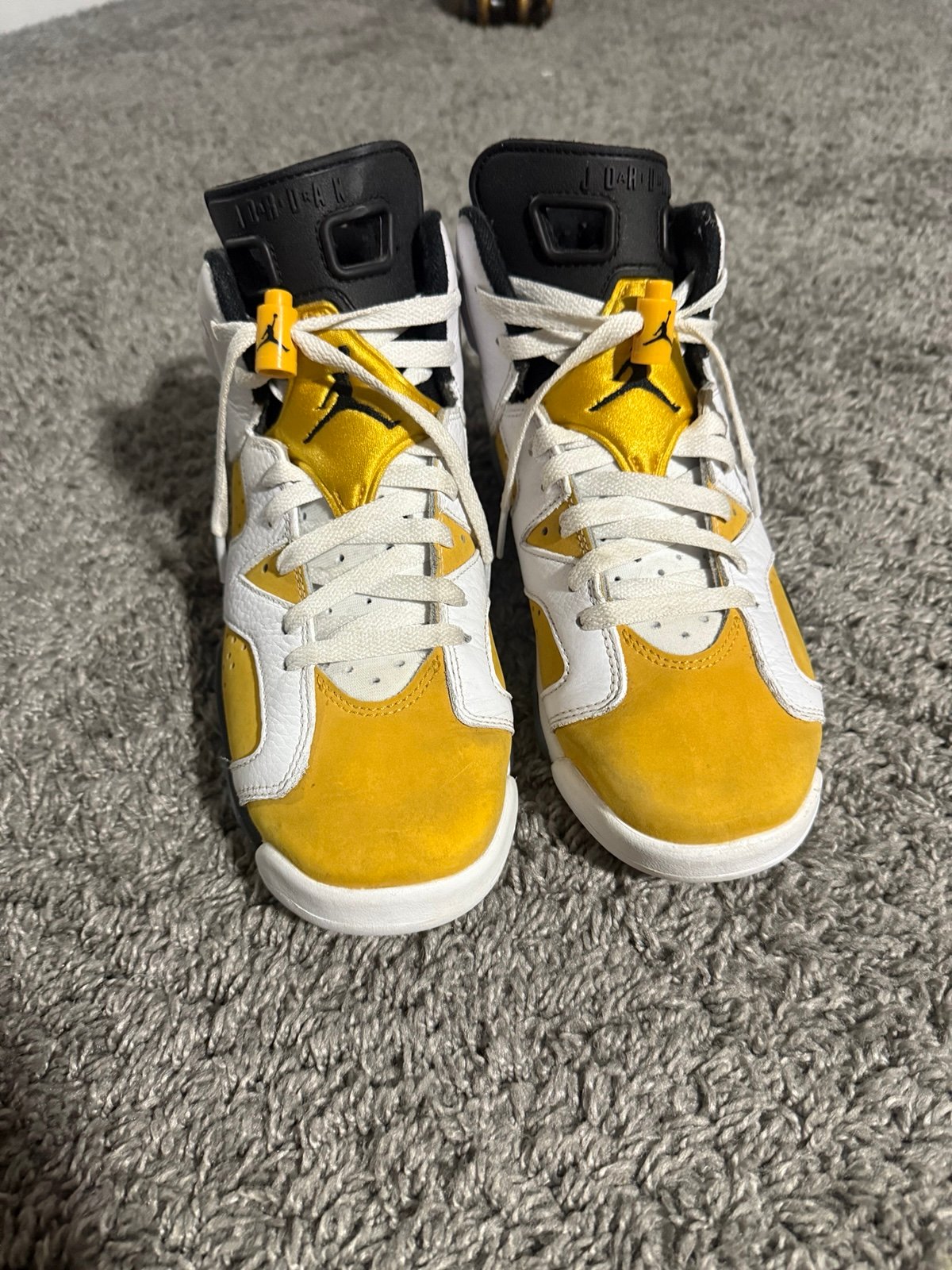 Jordan 6s size 7y kids
