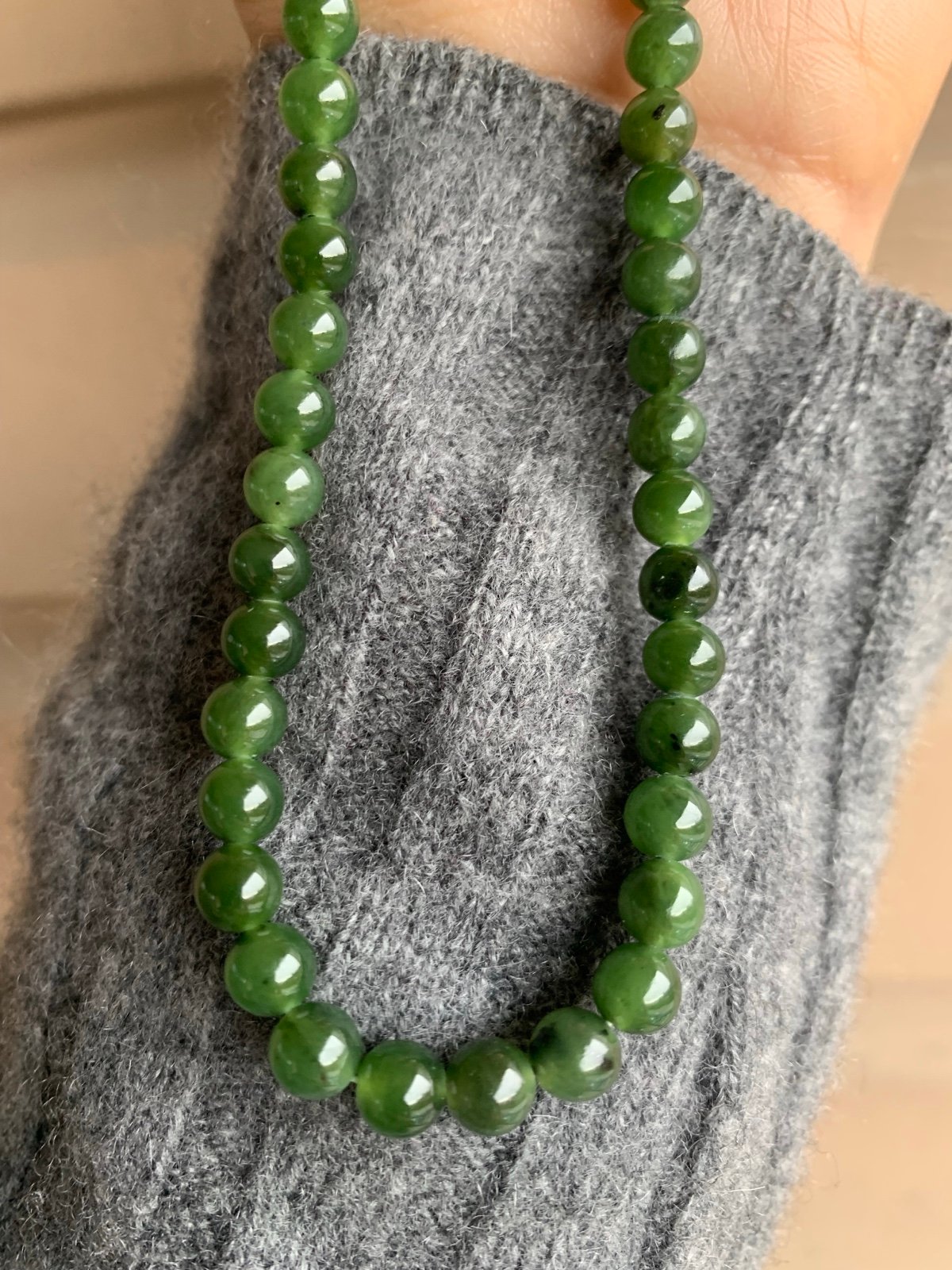 Untreated green nephrite jade beaded necklace 5.5mm / 15.5”