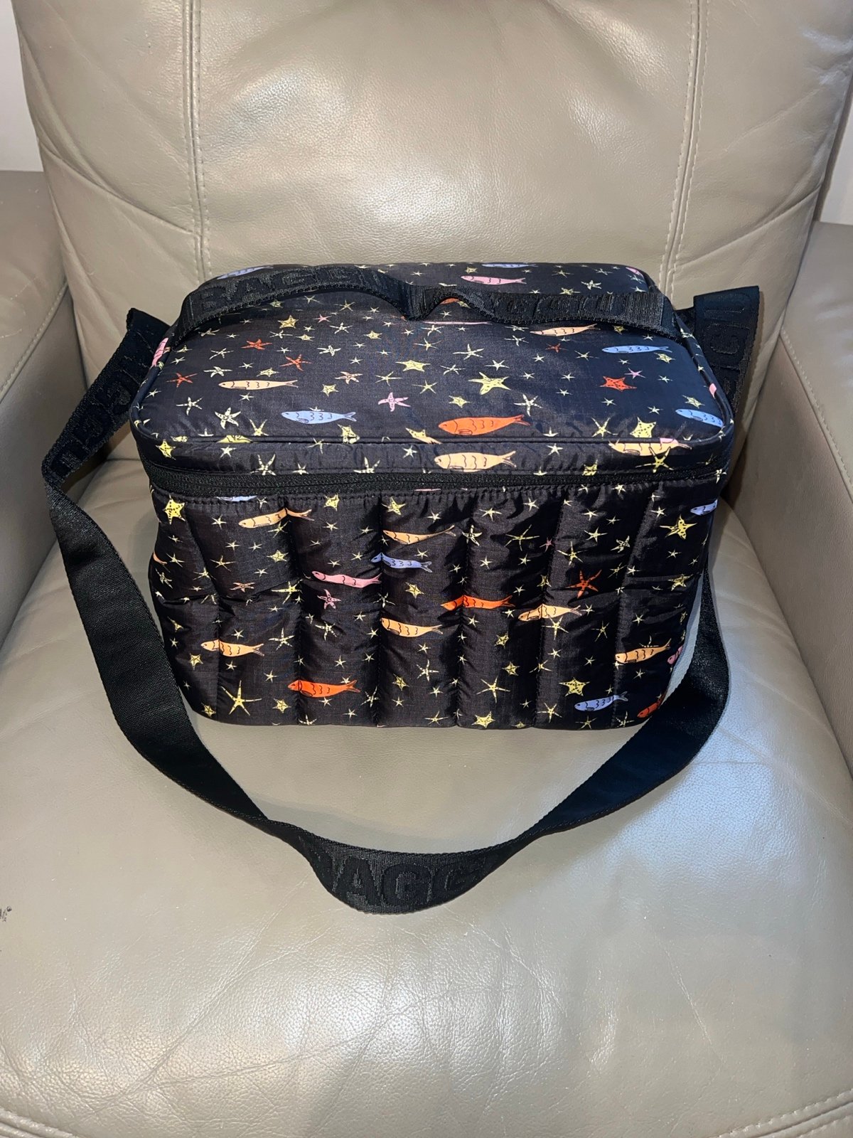 BAGGU Large Lunch Box with Carrying Strap