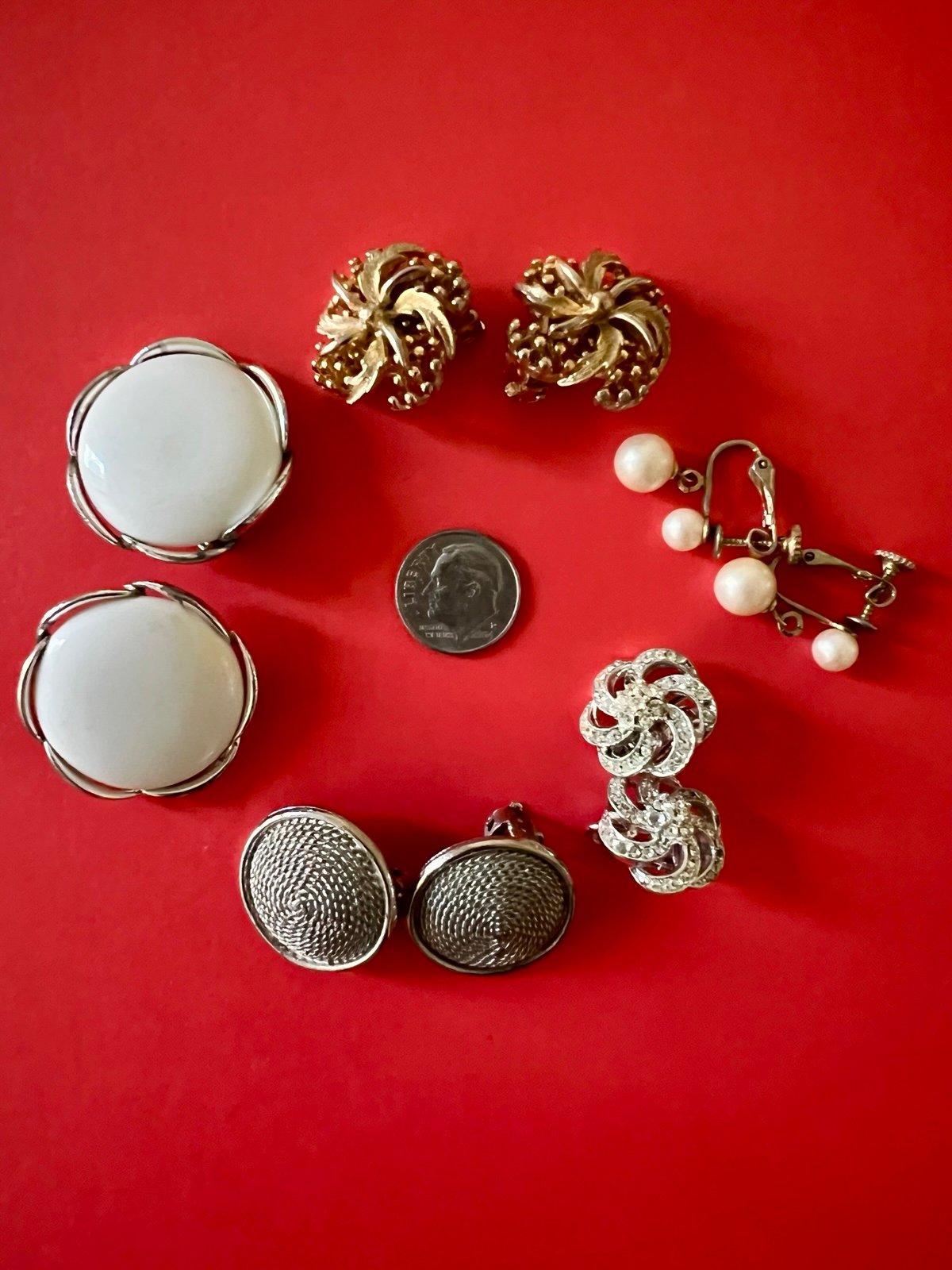 Lot/ 5 Vintage Lisner clip Earrings