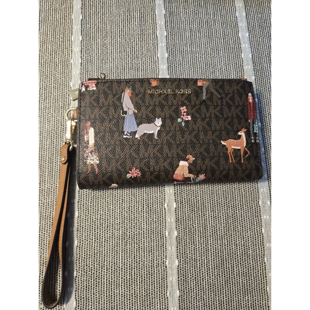 Michael Kors Adele Jet Set Girls Logo Smartphone Wallet Brown