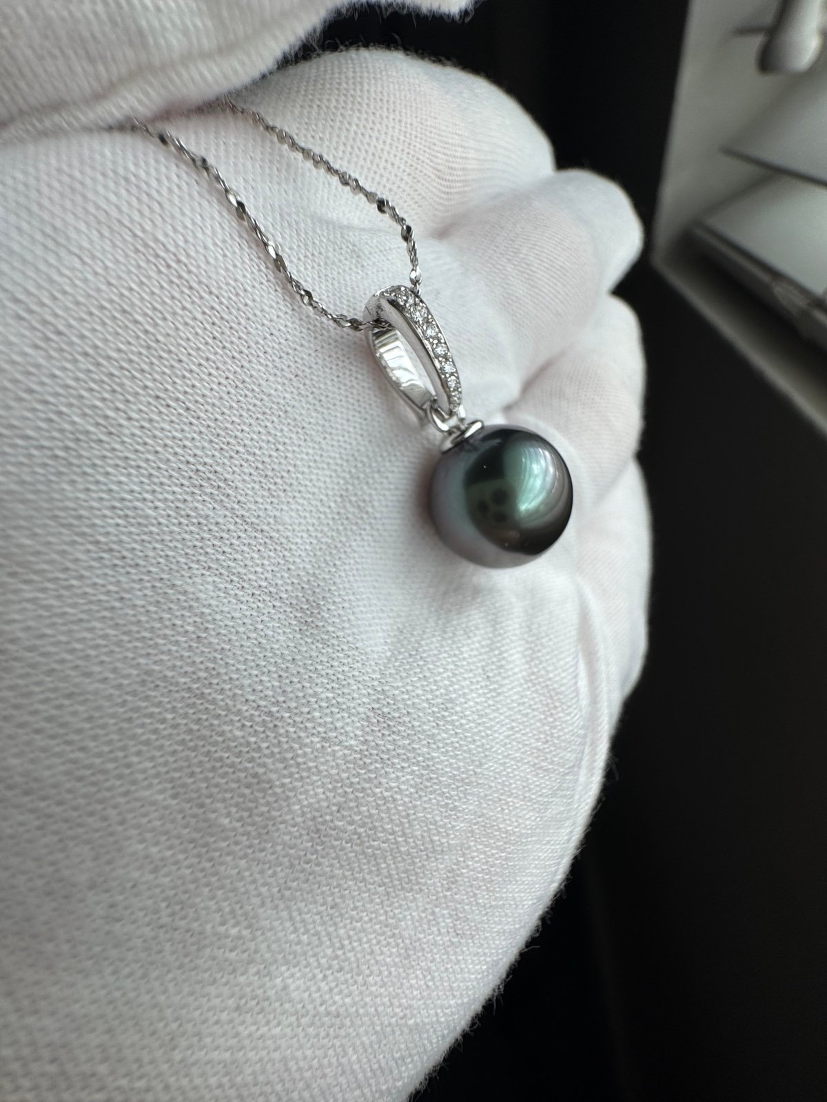 Tahitian Seawater Purple Pearl Necklace 18K gold with diamond