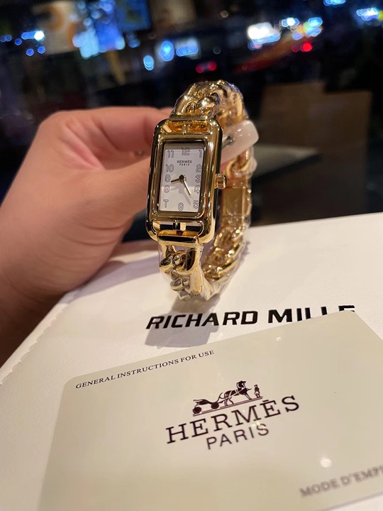 Fashion watch