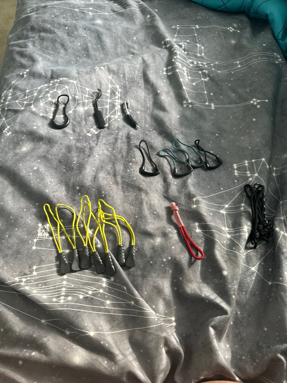 nike and northface zips/dreads 19 of them