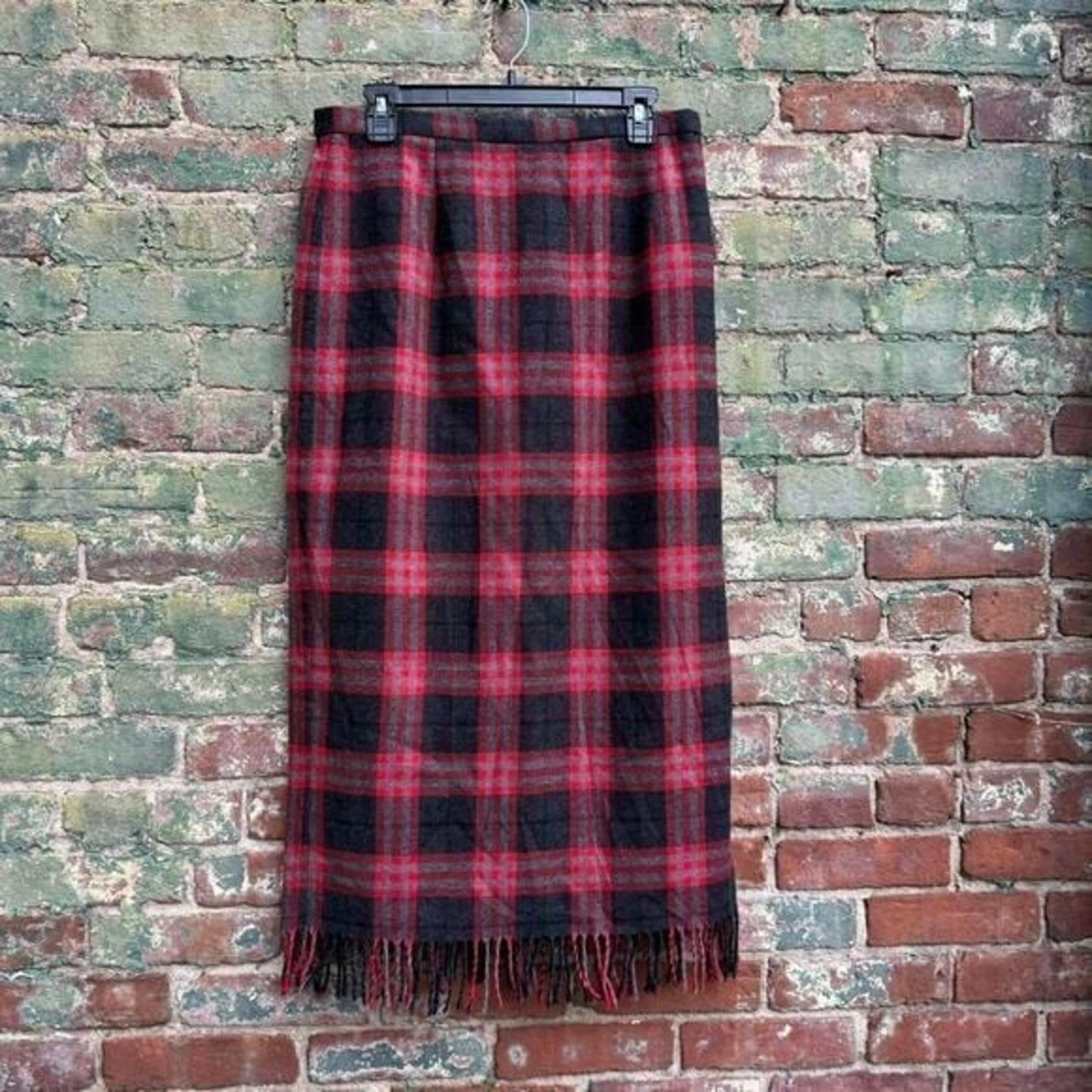 Vintage 1980s Plaid Maxi Skirt Women's Size 14 Requirements Red Gray Fringe Boho