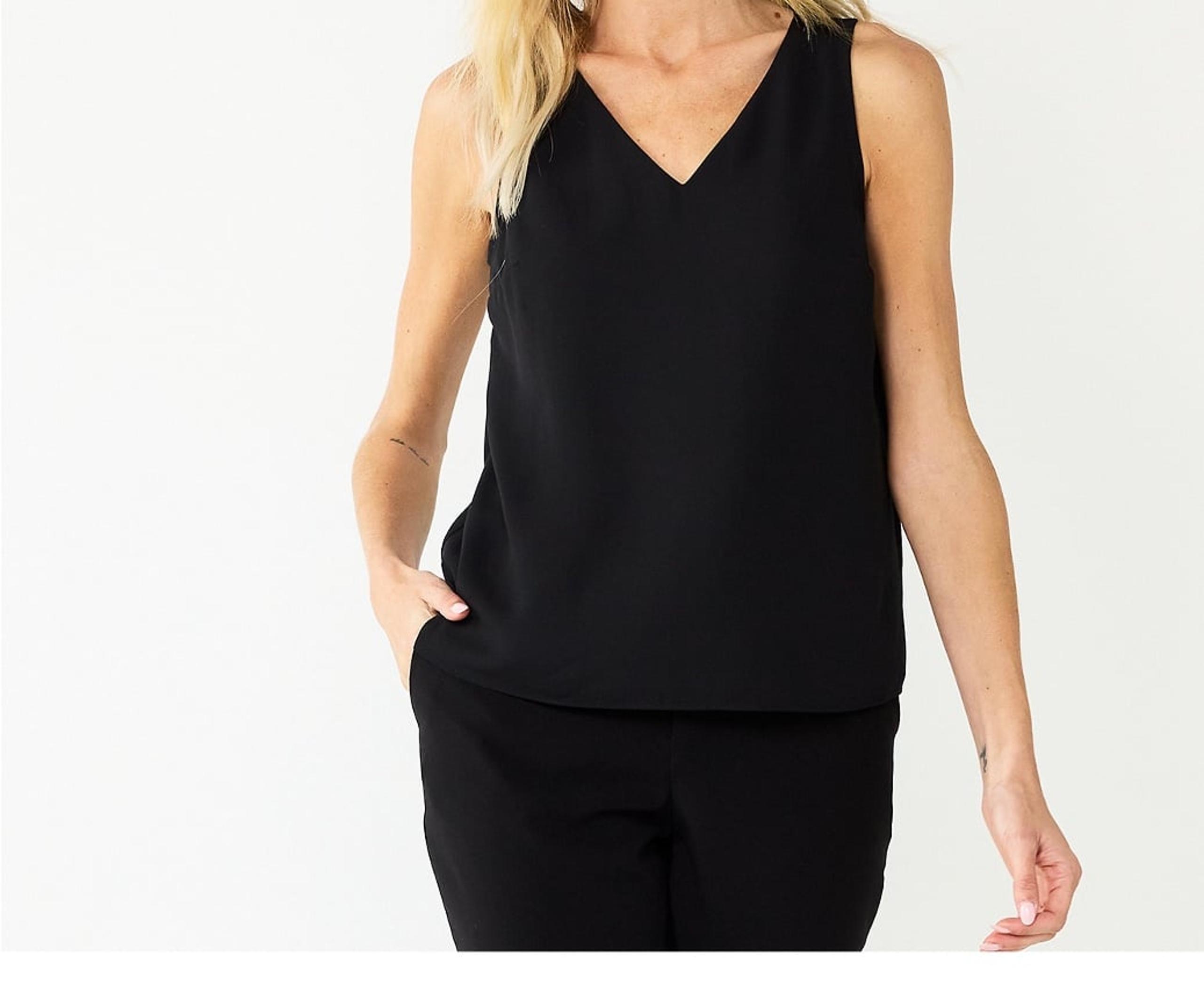 Nine West V-neck tank top