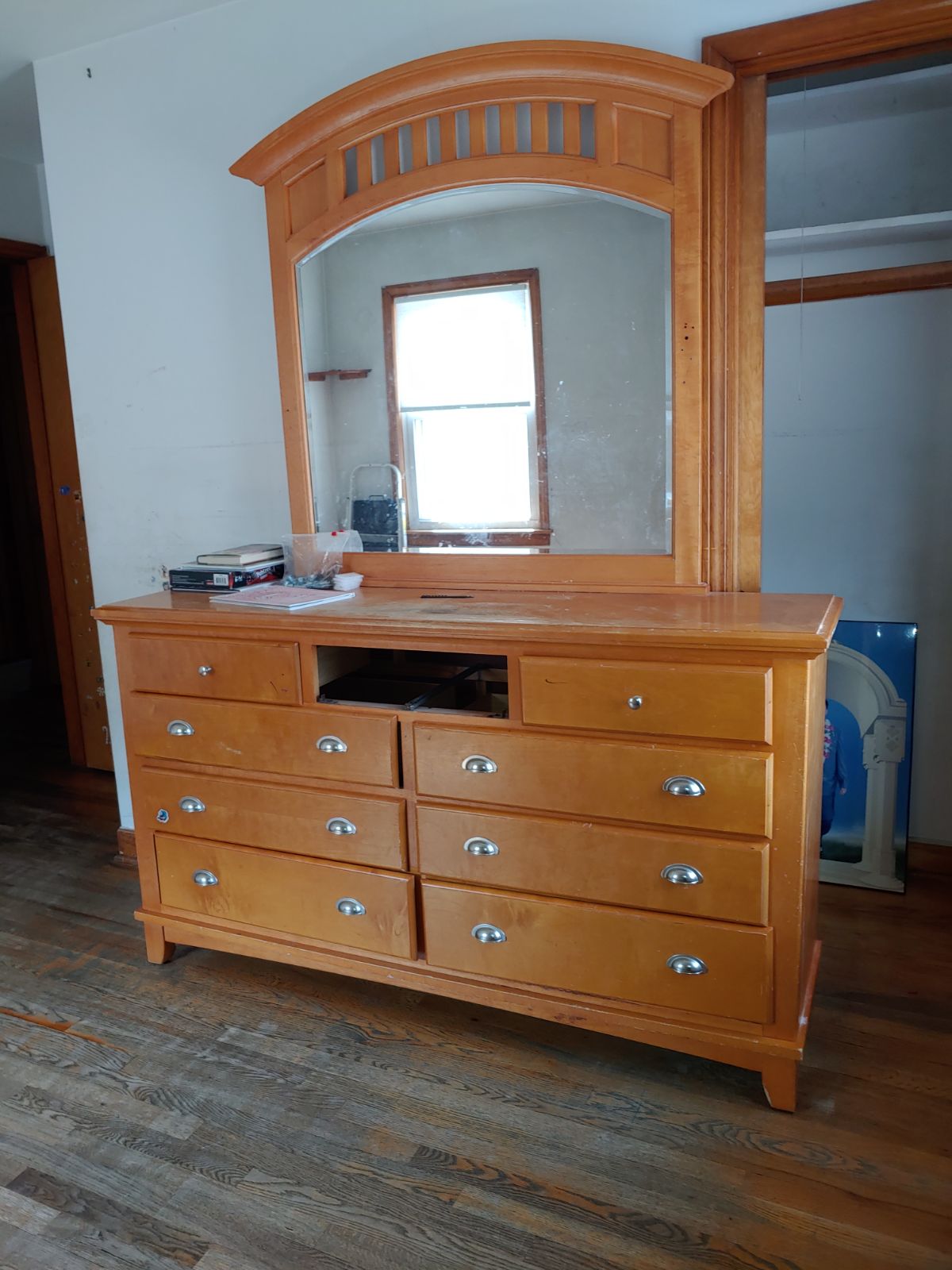 Bedroom furniture set with 2 nightstand