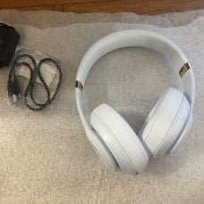 Beats by Dr. Dre Beats Studio 3 Wireless Noise Cancelling Headphones -White Com